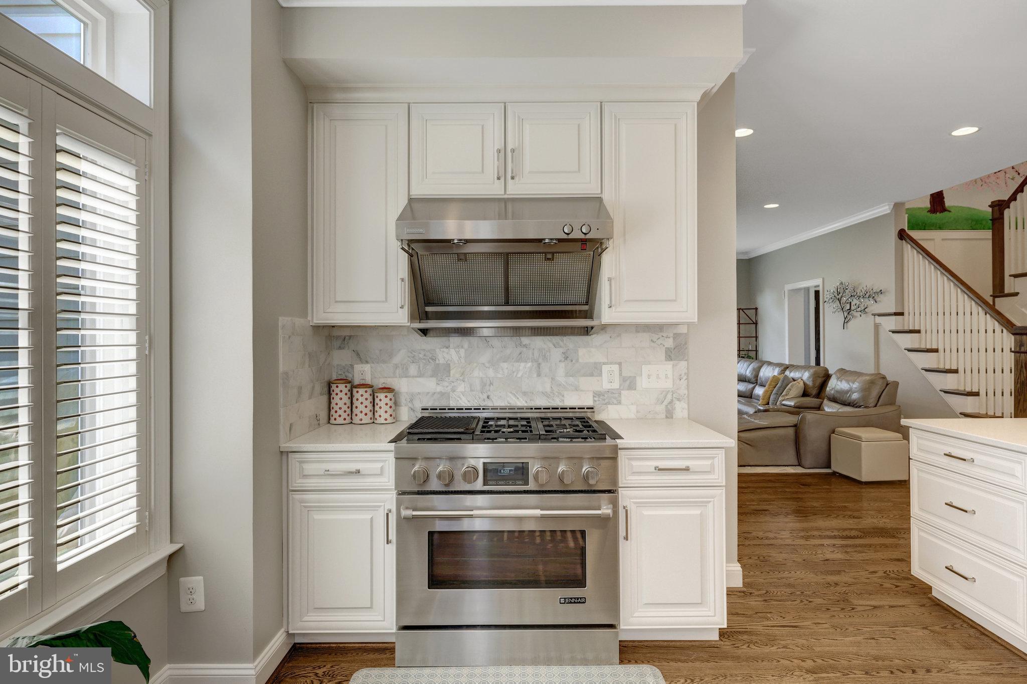 JADE MANOR - Residential