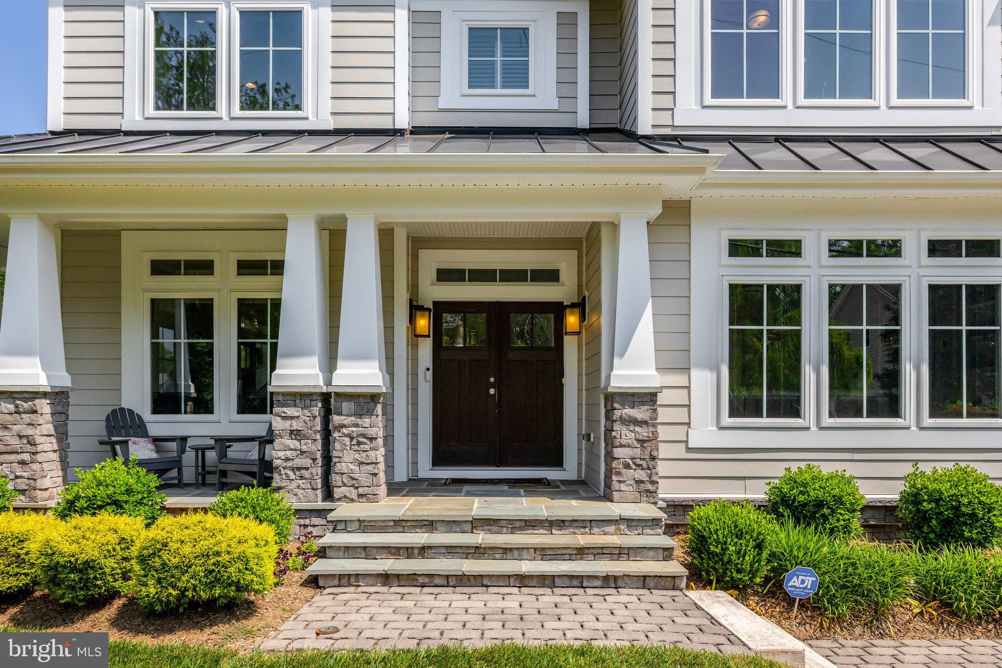 300 JADE COURT NW
