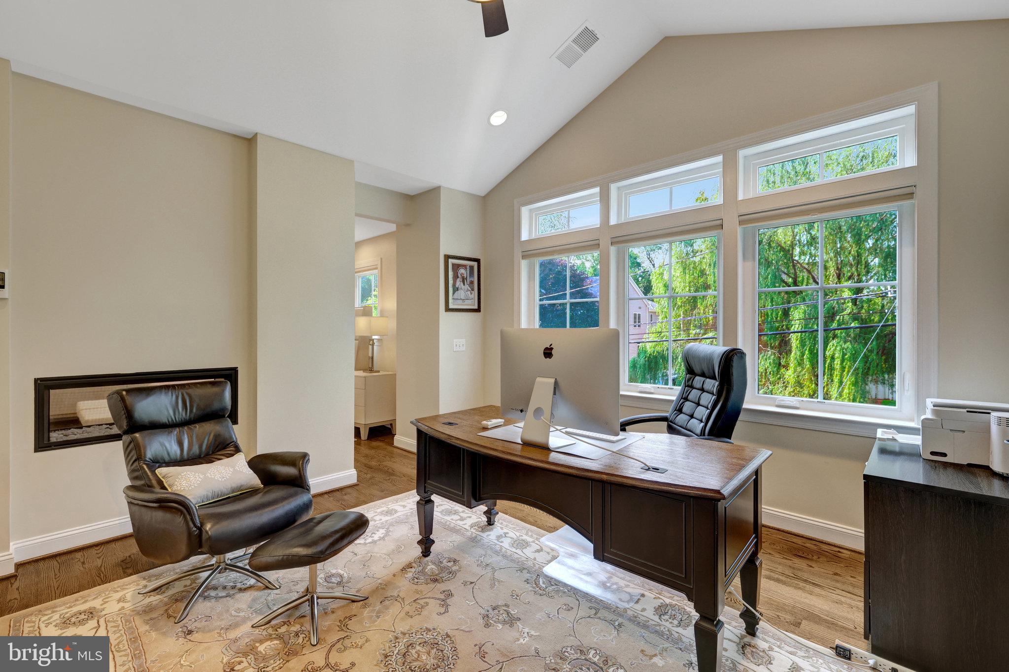 JADE MANOR - Residential