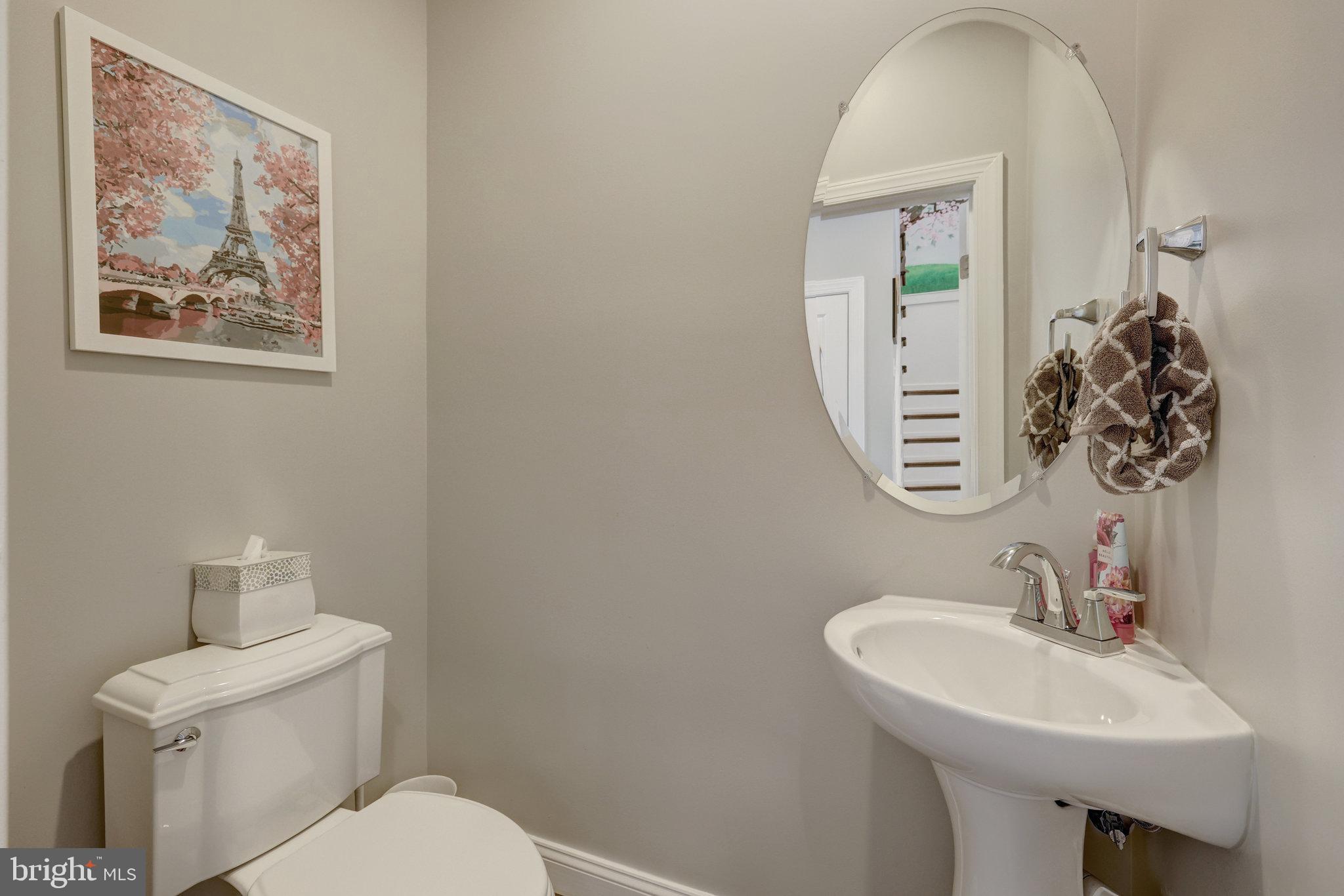 JADE MANOR - Residential