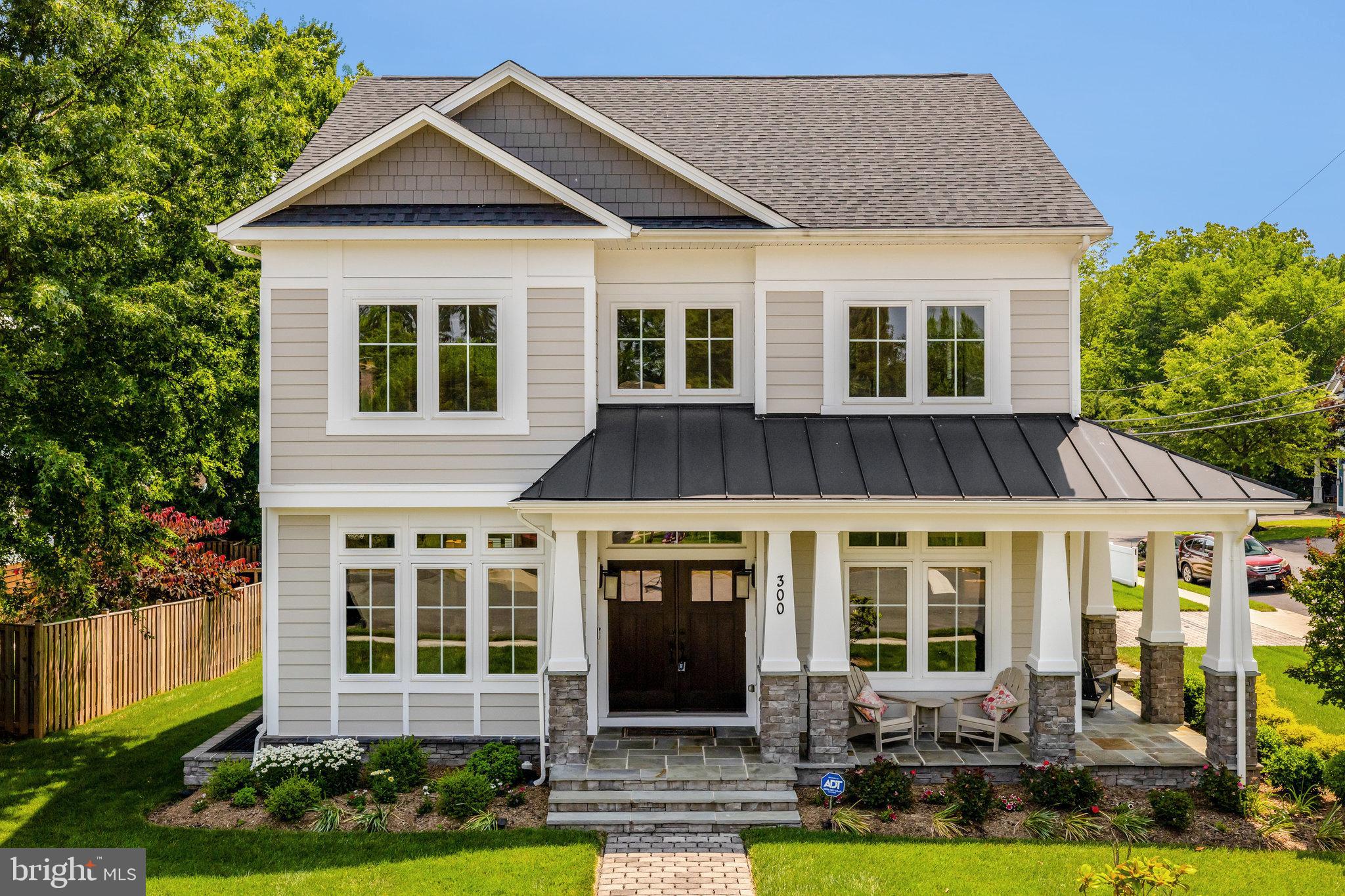 JADE MANOR - Residential