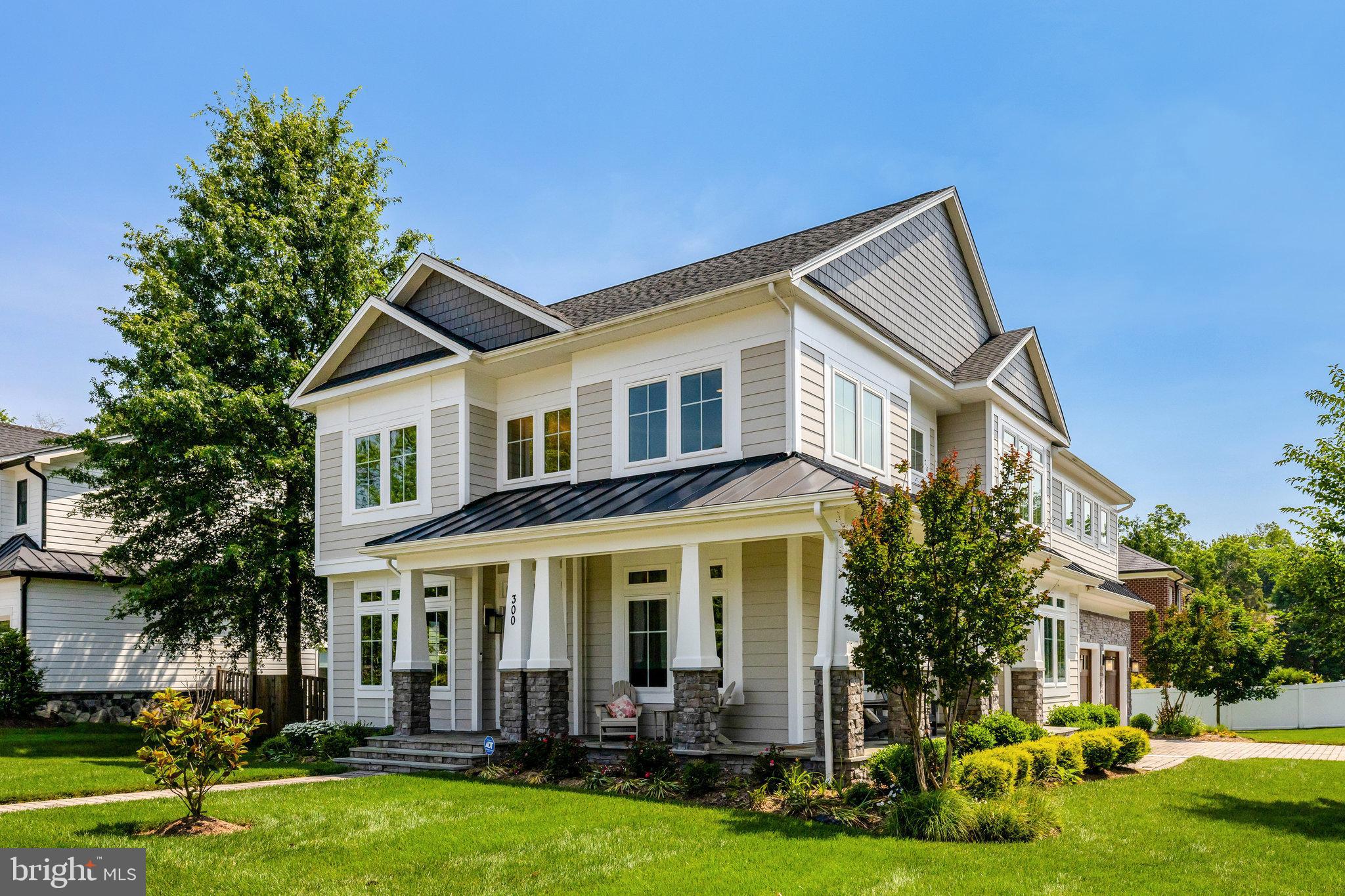 JADE MANOR - Residential