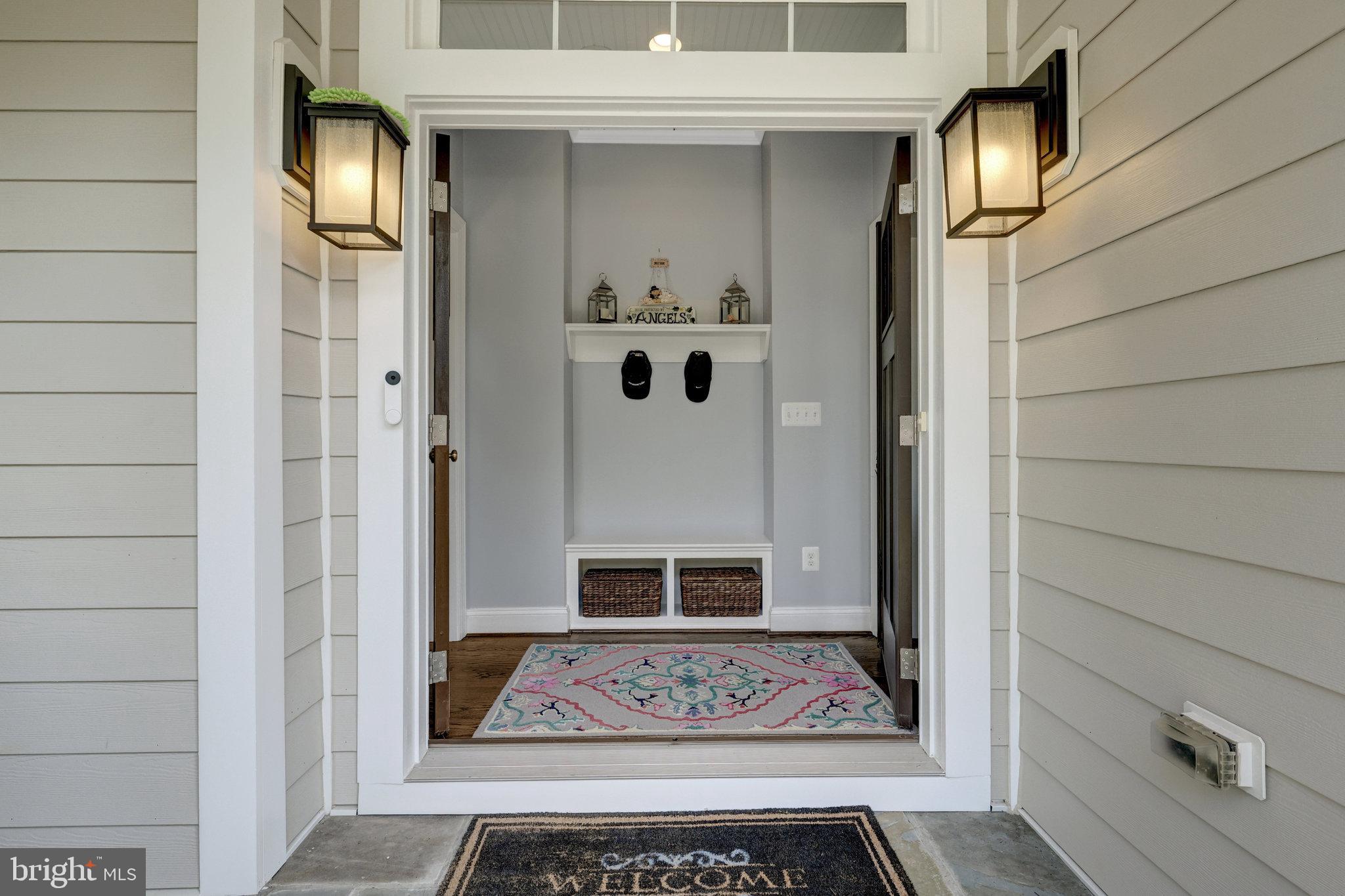 JADE MANOR - Residential