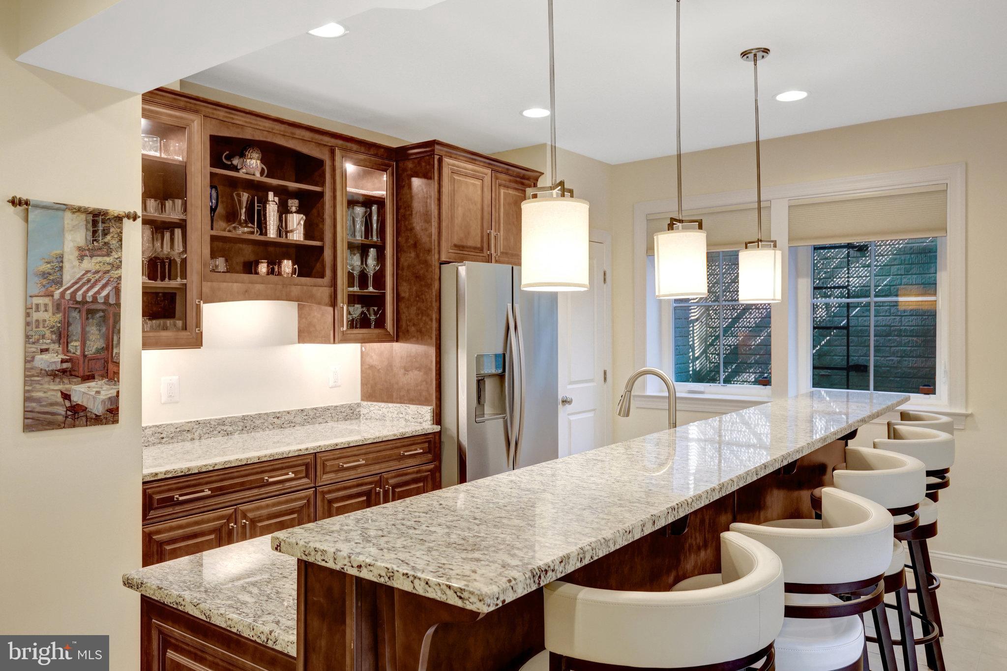 JADE MANOR - Residential