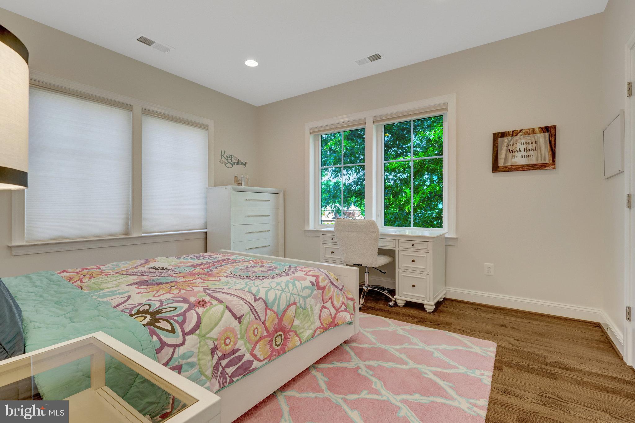 JADE MANOR - Residential