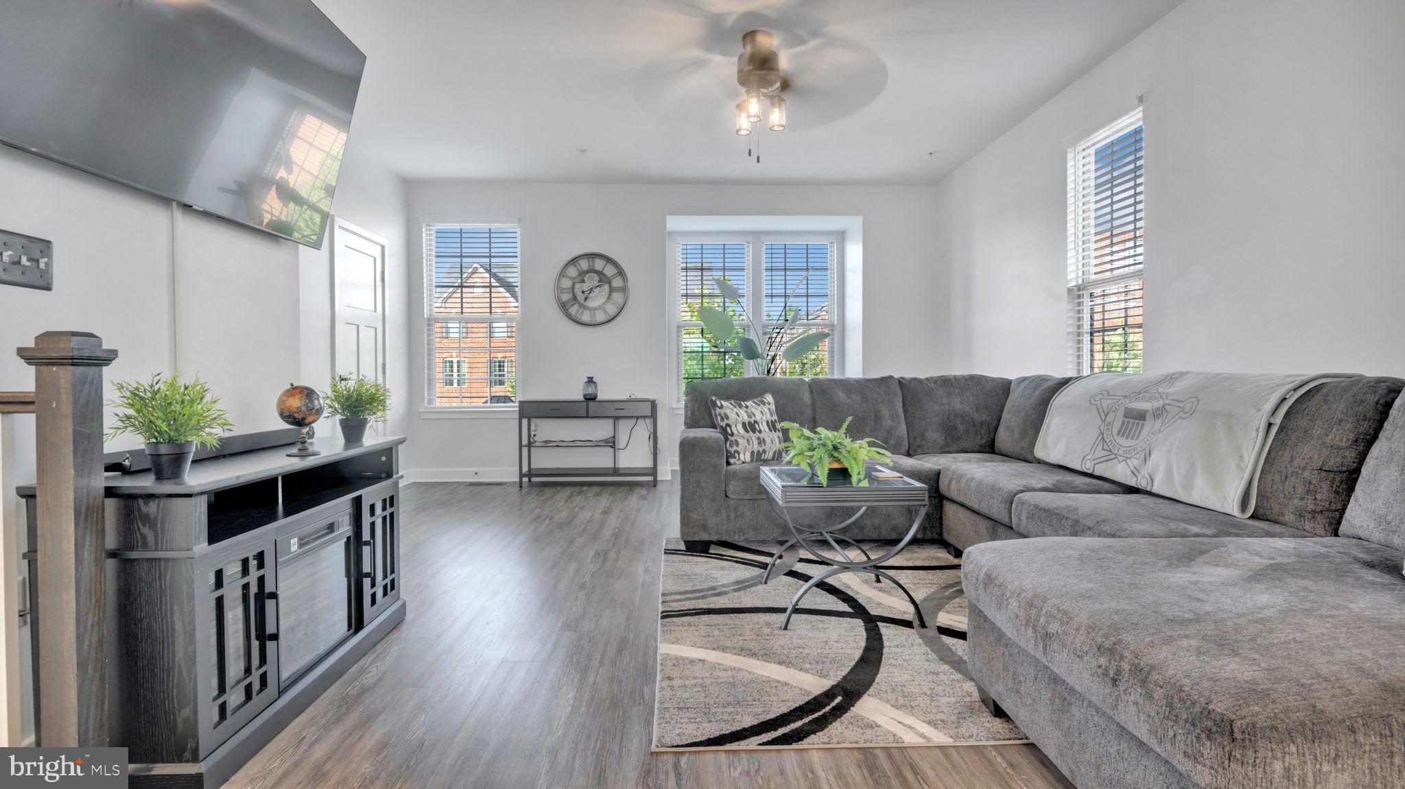 TIMOTHY BRANCH TOWNS - Residential Lease