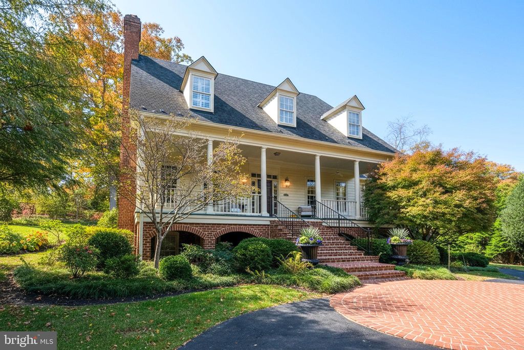 Photo of 215 Woodland Terrace #A, ALEXANDRIA, VA 22302 (MLS # VAAX2051324)