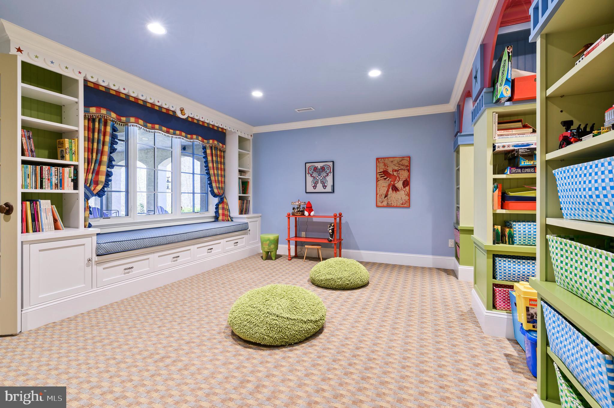 WINFIELD - Residential