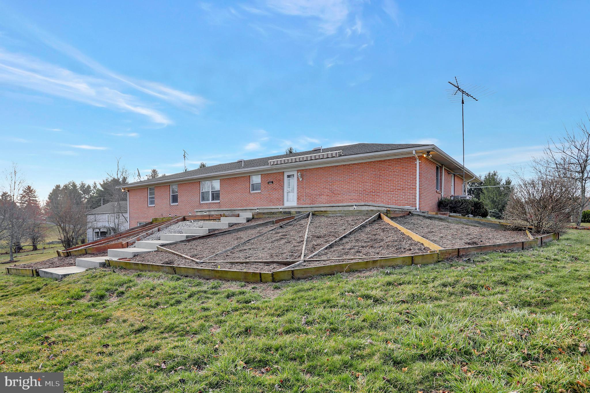 FAIRVIEW ACRES - Residential