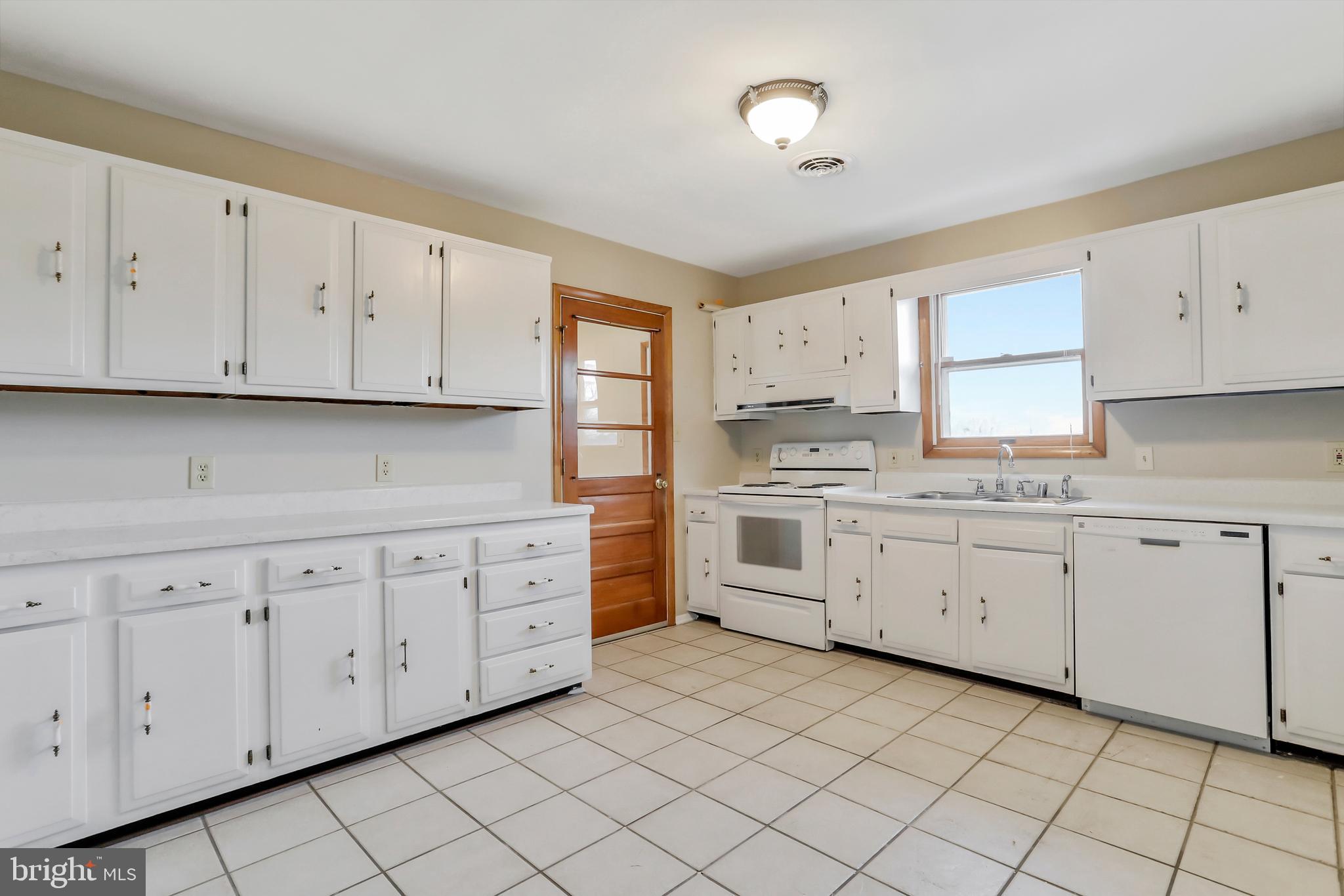 FAIRVIEW ACRES - Residential