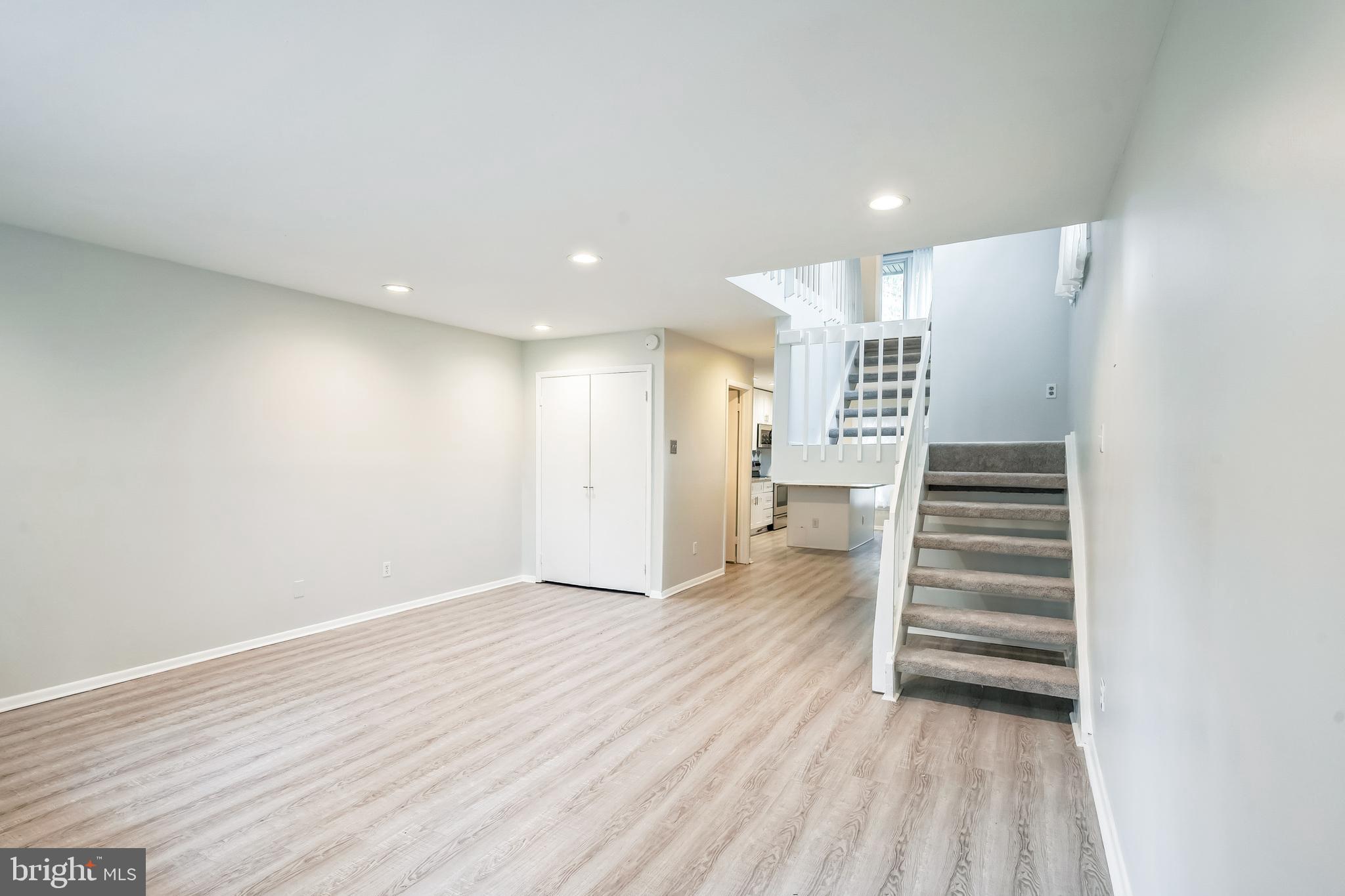 VILLAGE II - Residential