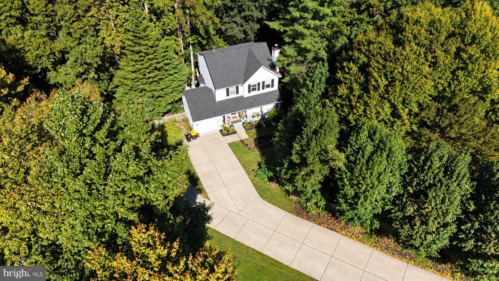 2490 WOODLAND COURT