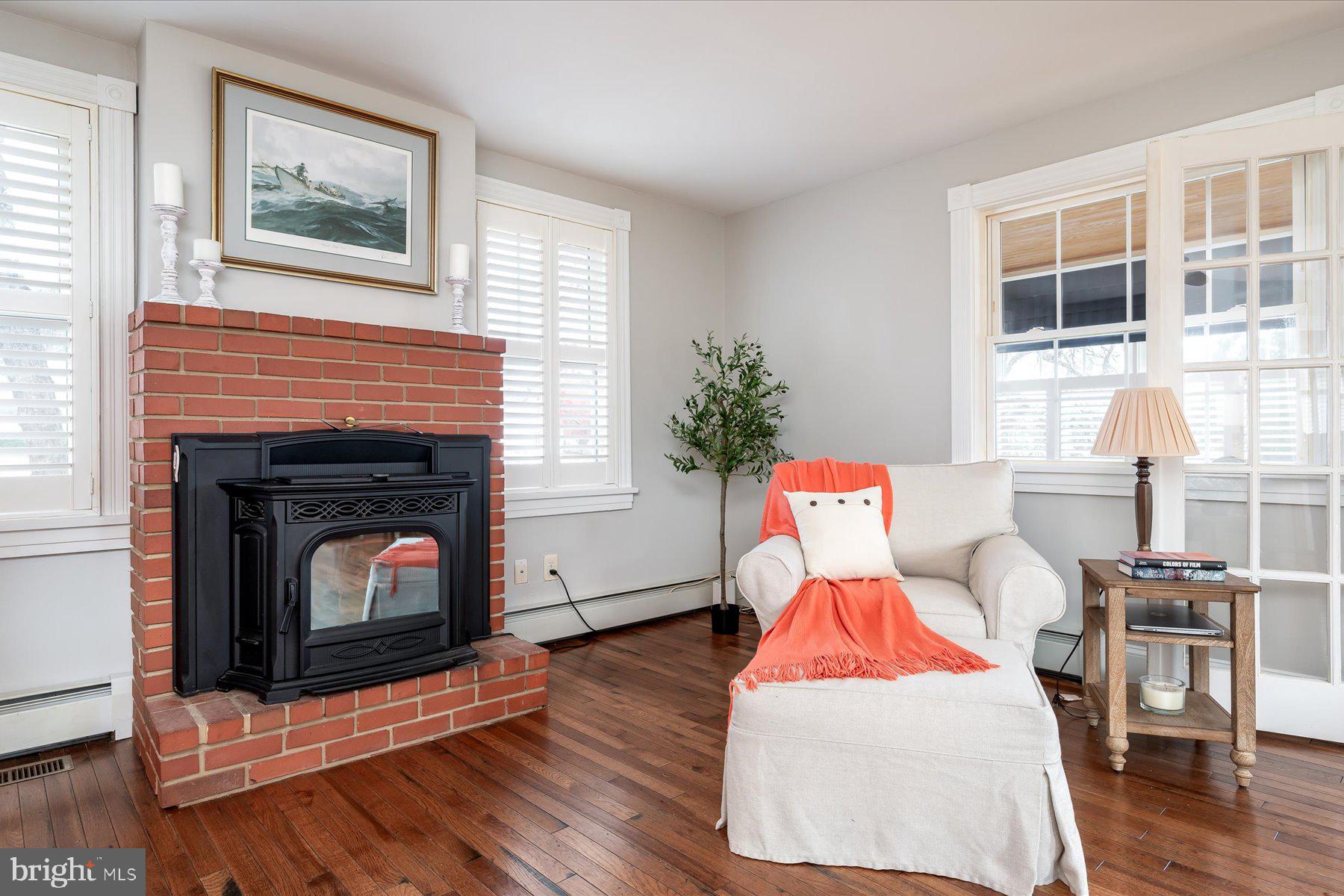 CARRS WHARF - Residential