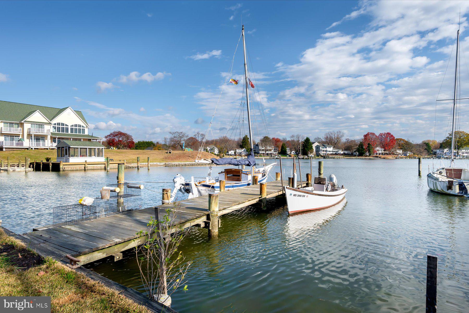CARRS WHARF - Residential