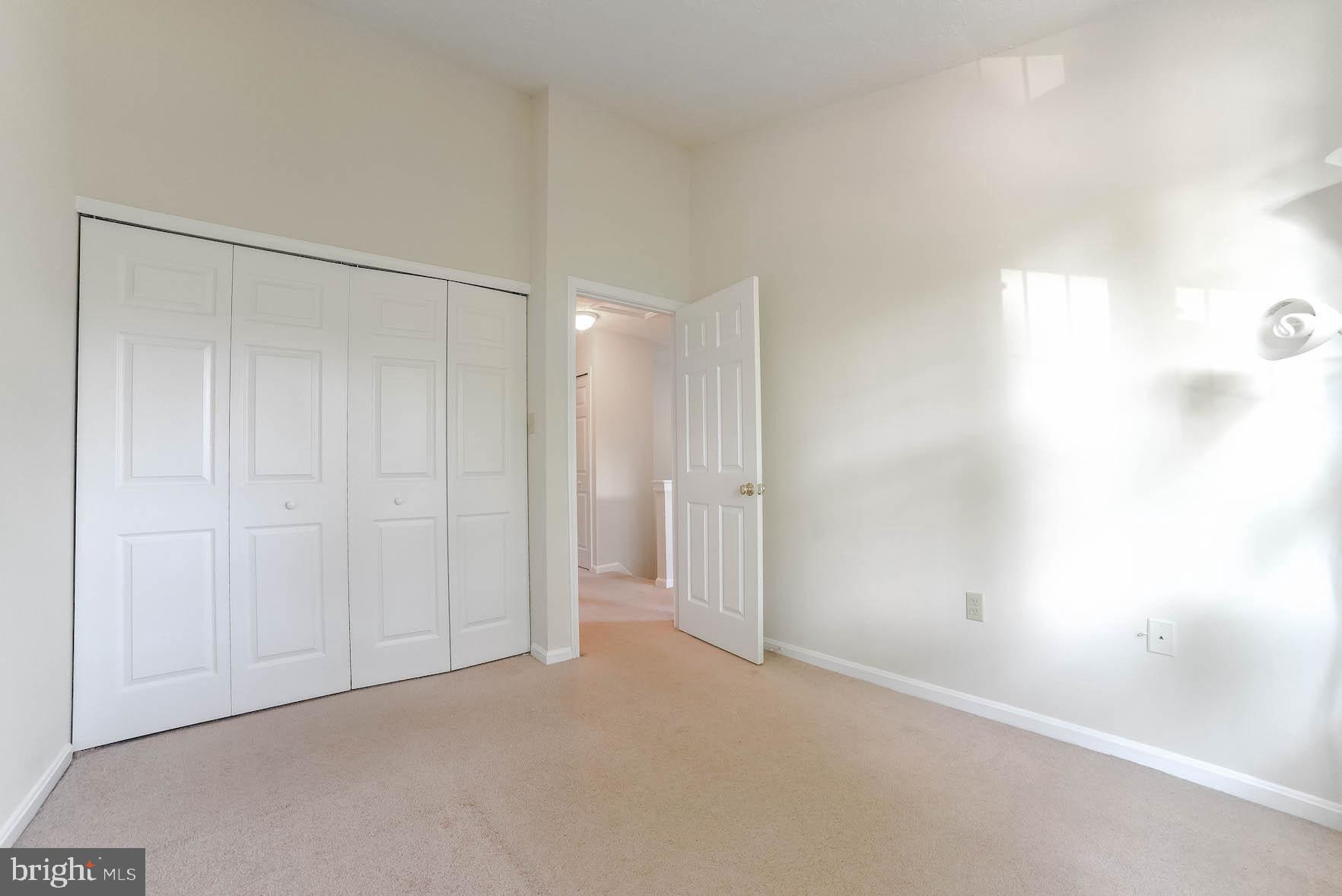 ST CHARLES HAMPSHIRE - Residential