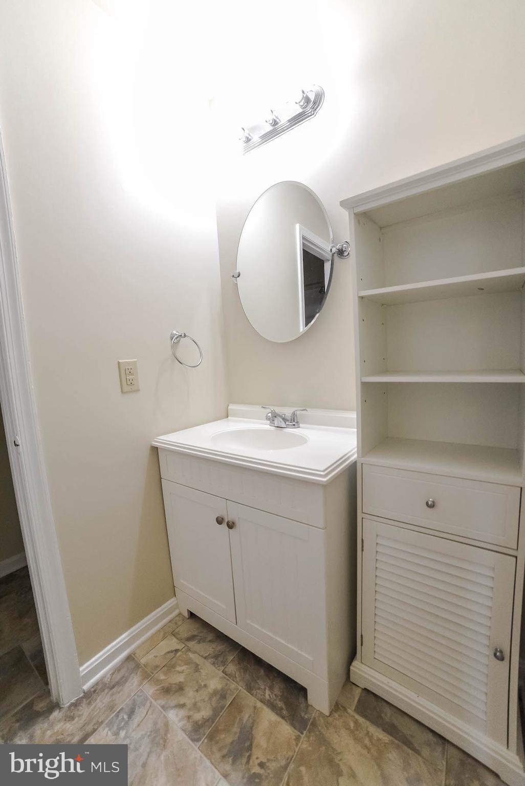 ST CHARLES HAMPSHIRE - Residential