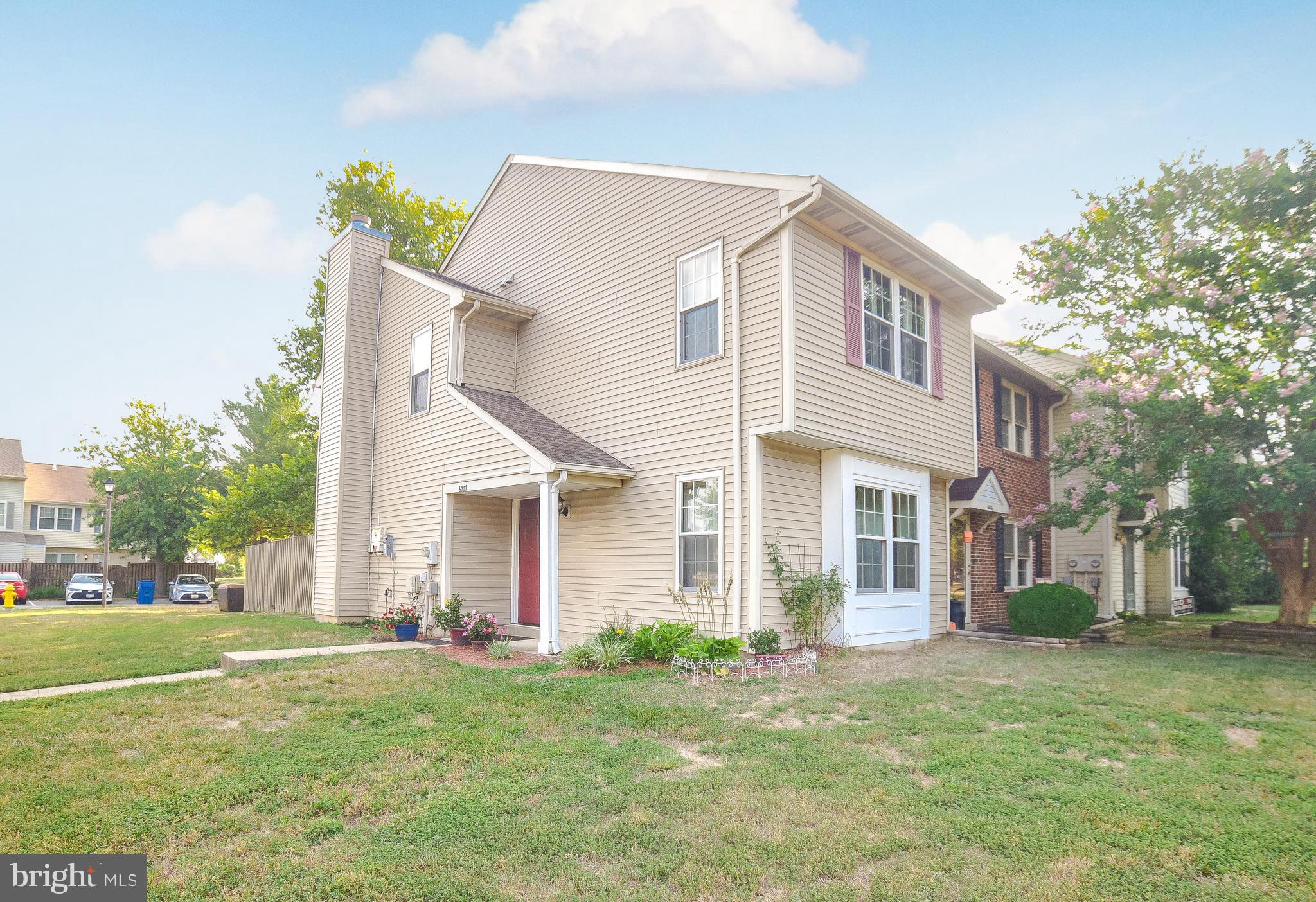 ST CHARLES HAMPSHIRE - Residential