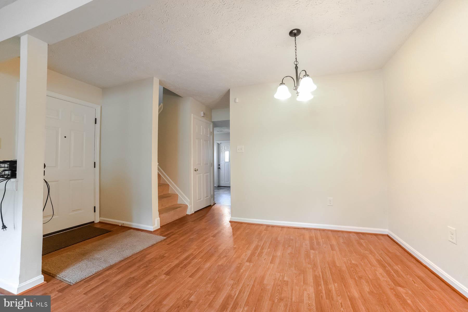 ST CHARLES HAMPSHIRE - Residential