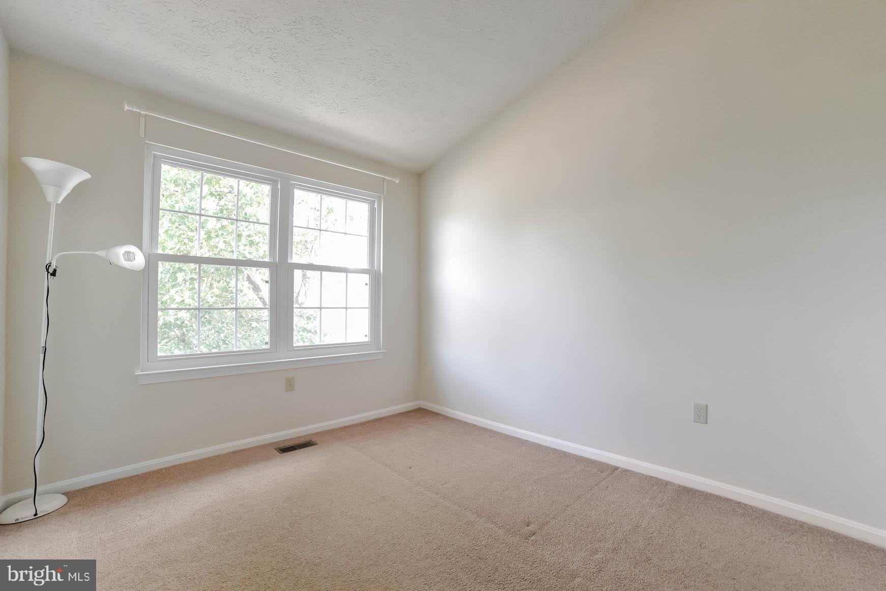 ST CHARLES HAMPSHIRE - Residential