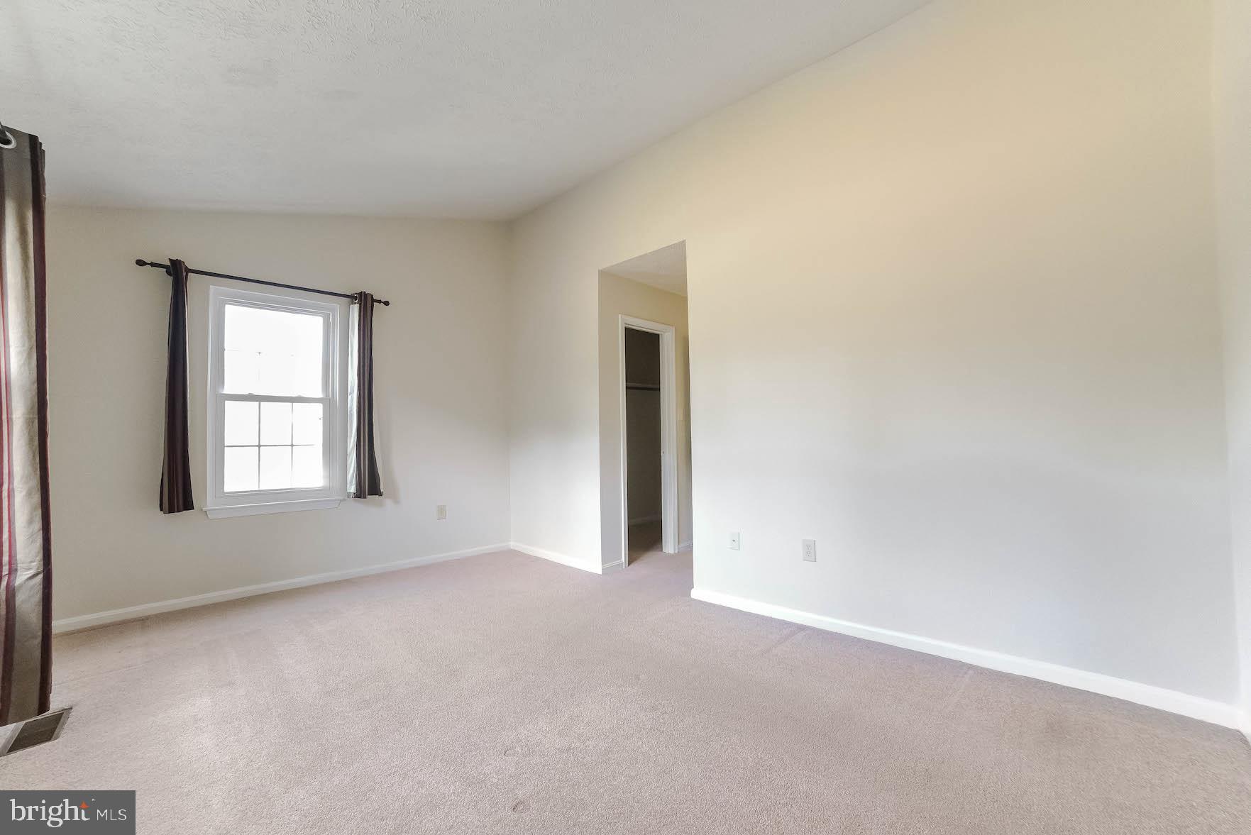 ST CHARLES HAMPSHIRE - Residential