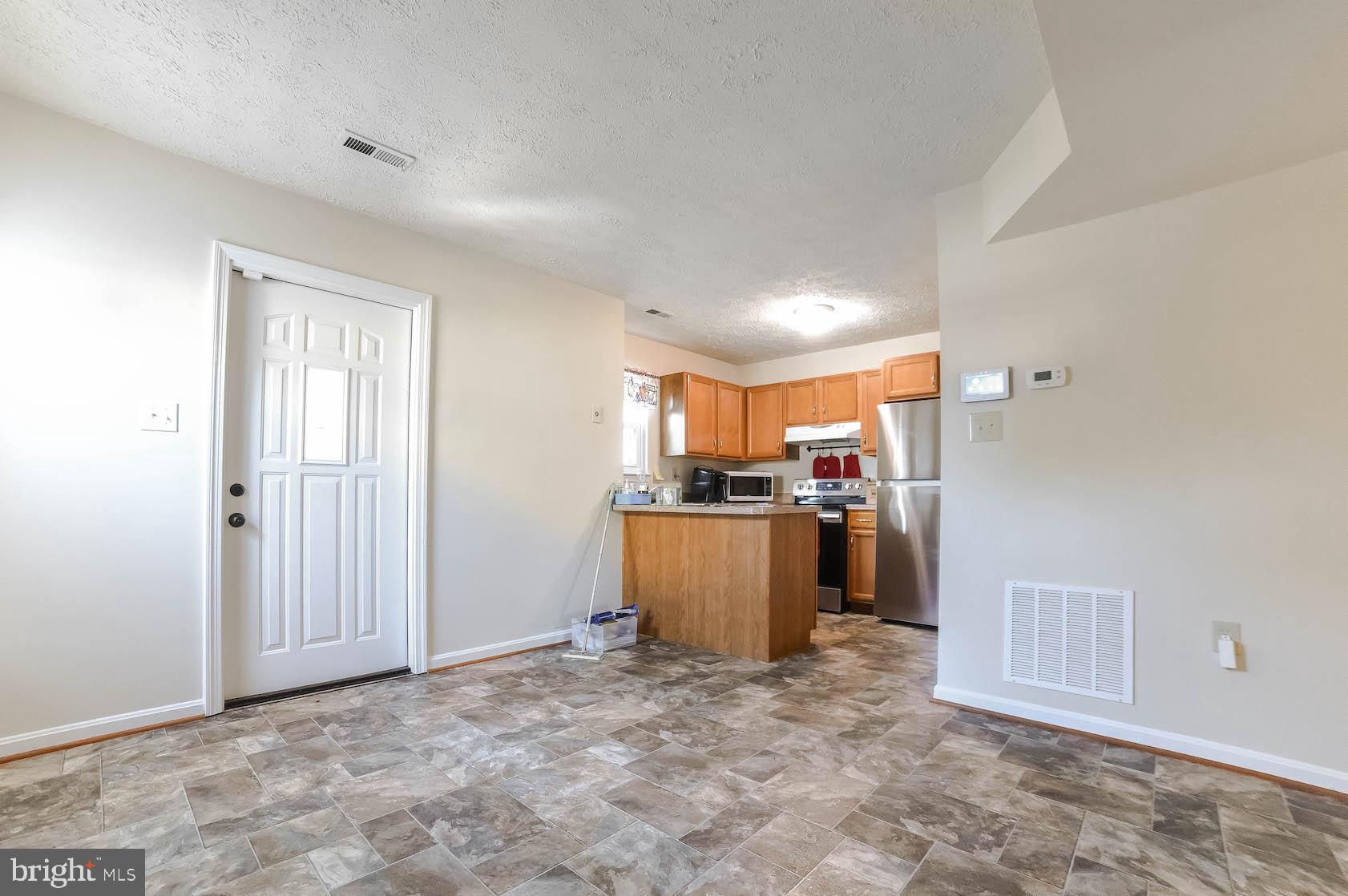 ST CHARLES HAMPSHIRE - Residential