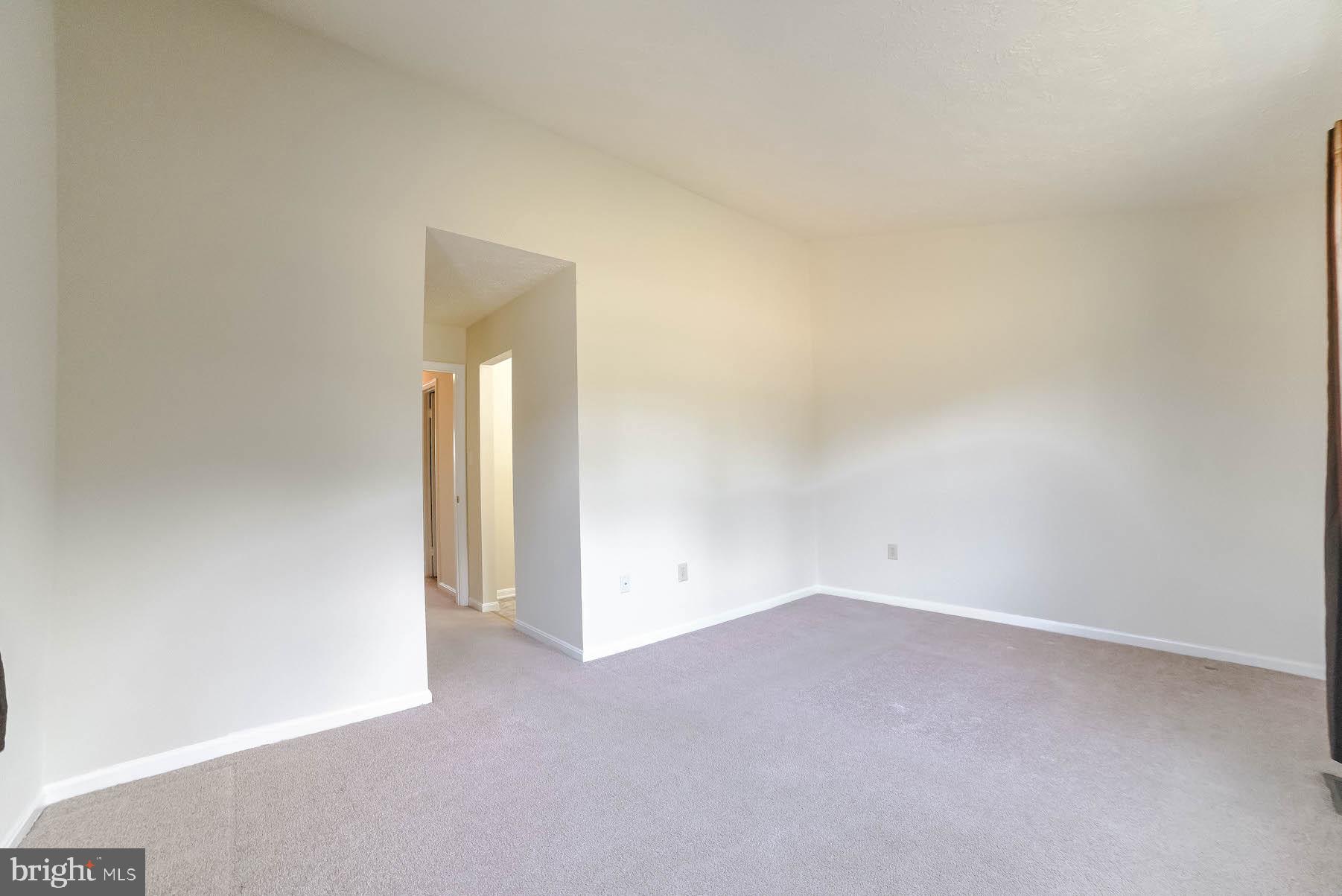 ST CHARLES HAMPSHIRE - Residential