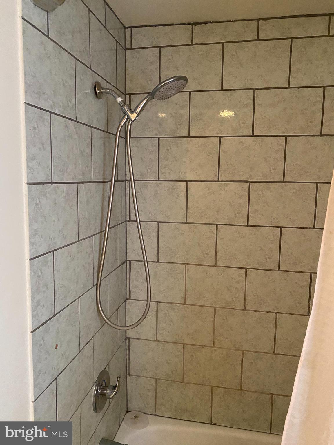 HOLLINS MARKET - Residential