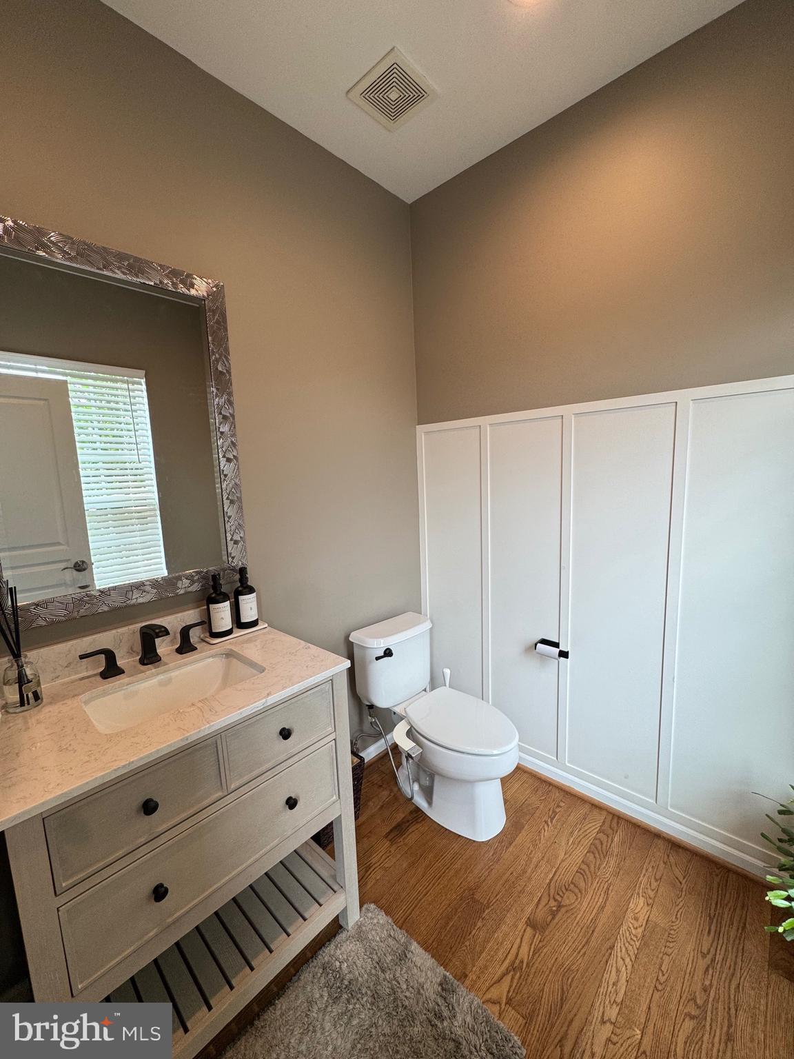 5980 TWIN BRANCH COURT