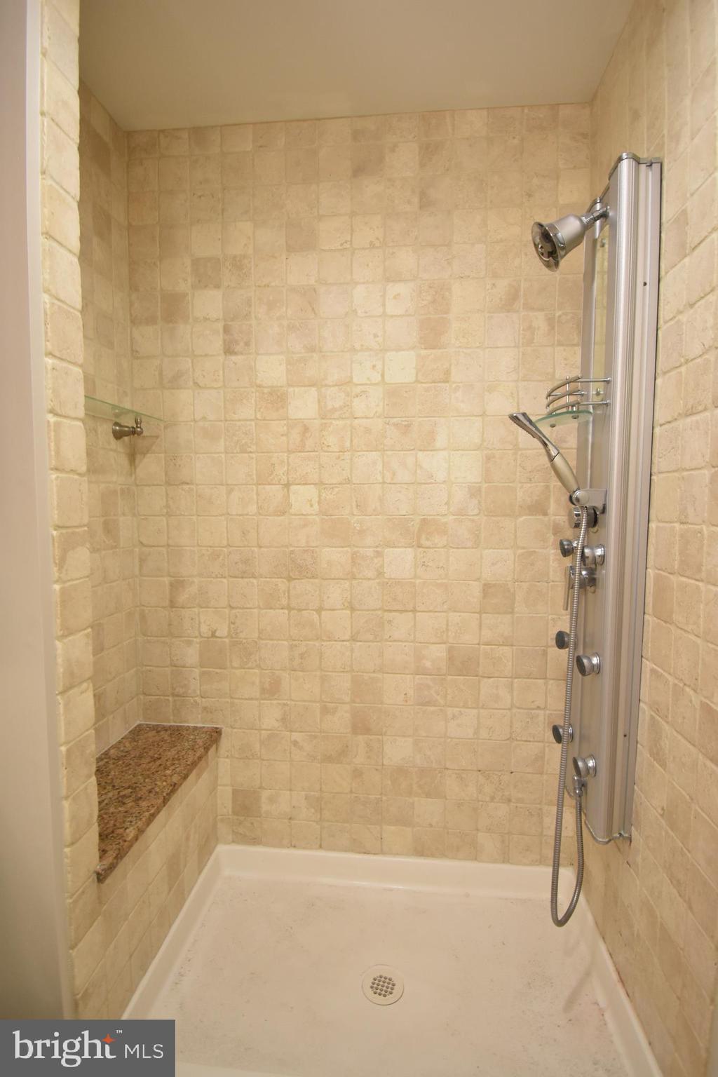 ENGLISH COUNTRY MANOR - Residential