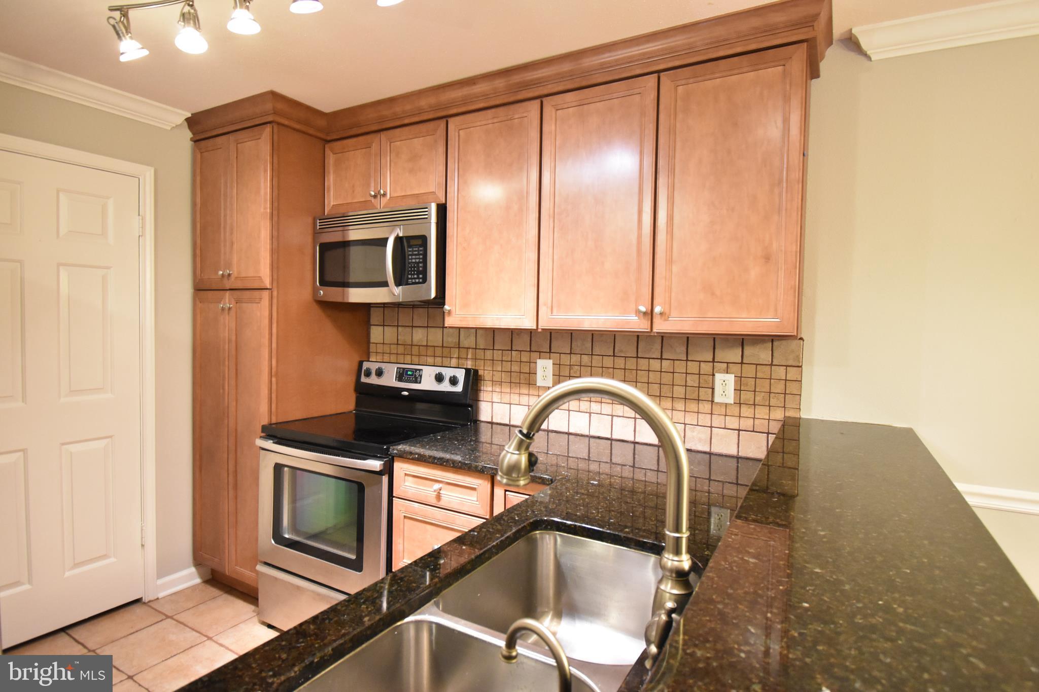 ENGLISH COUNTRY MANOR - Residential