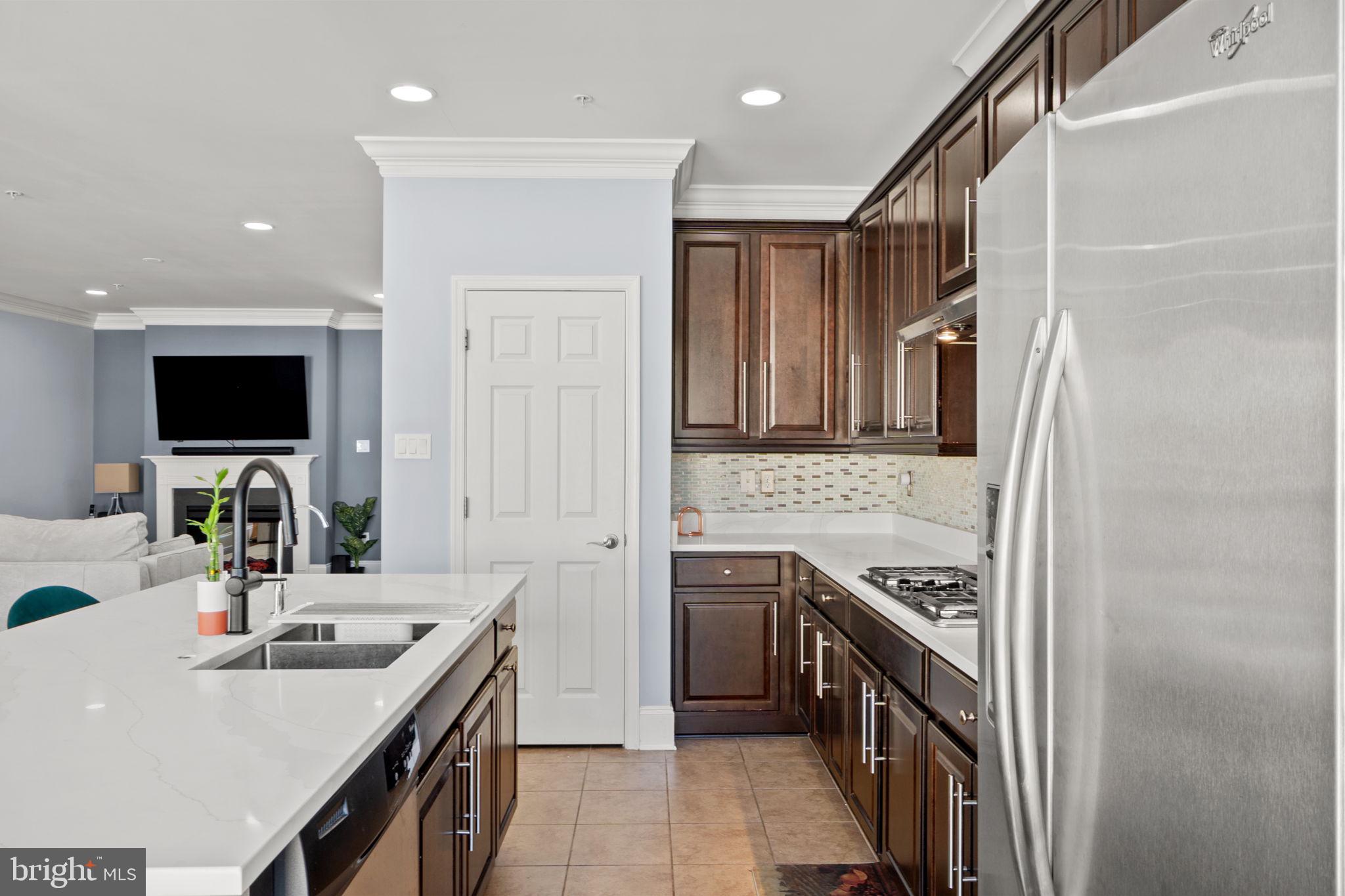 SUMMIT HALL RESERVE - Residential
