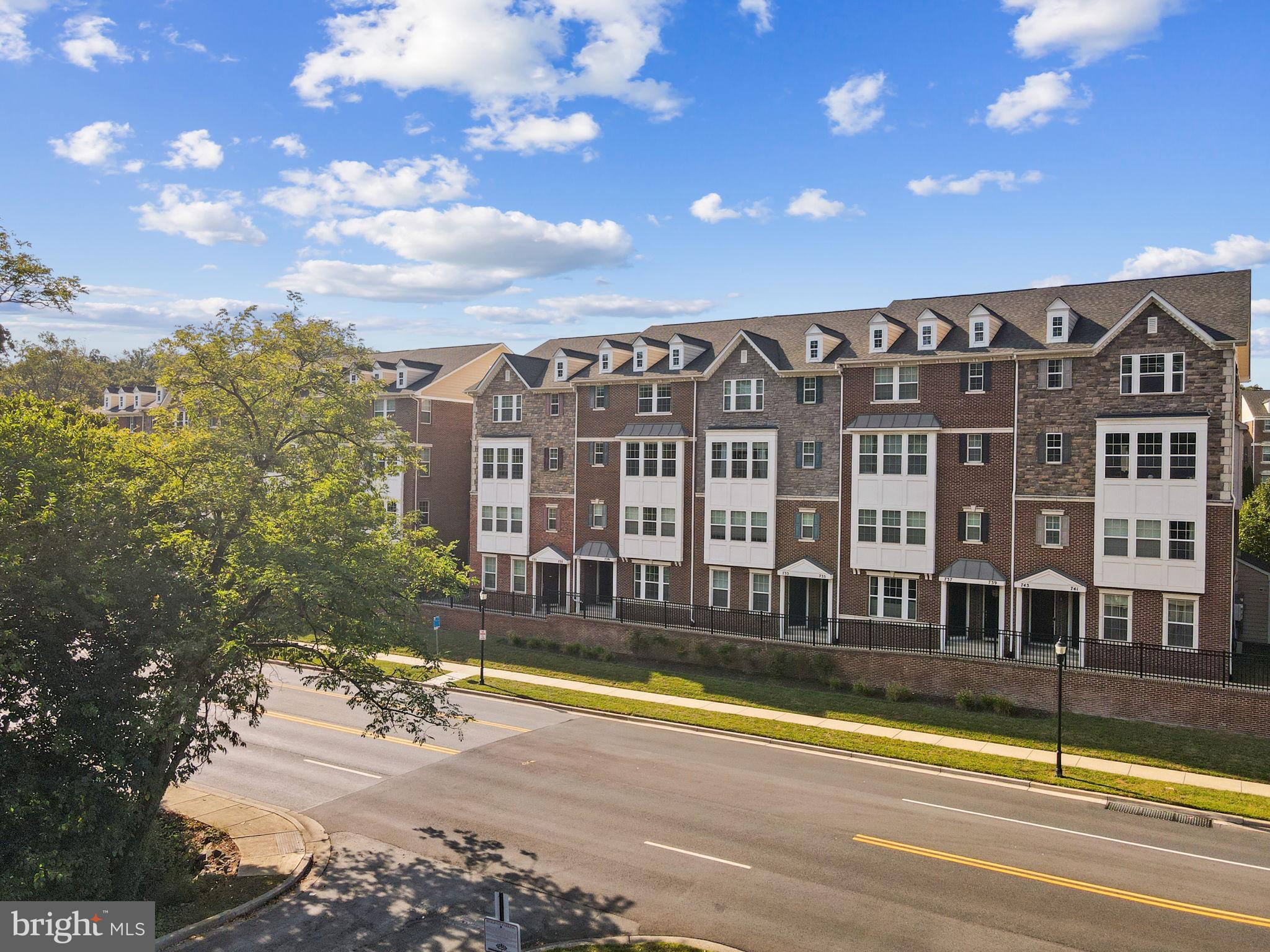 SUMMIT HALL RESERVE - Residential