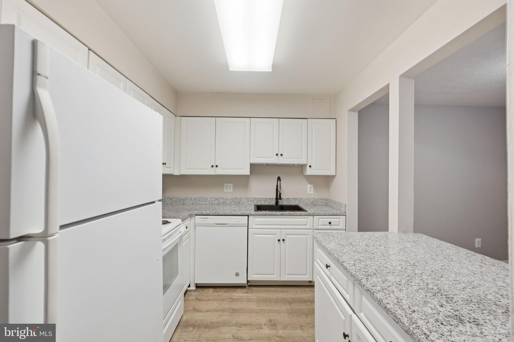 TREETOP CONDO - Residential