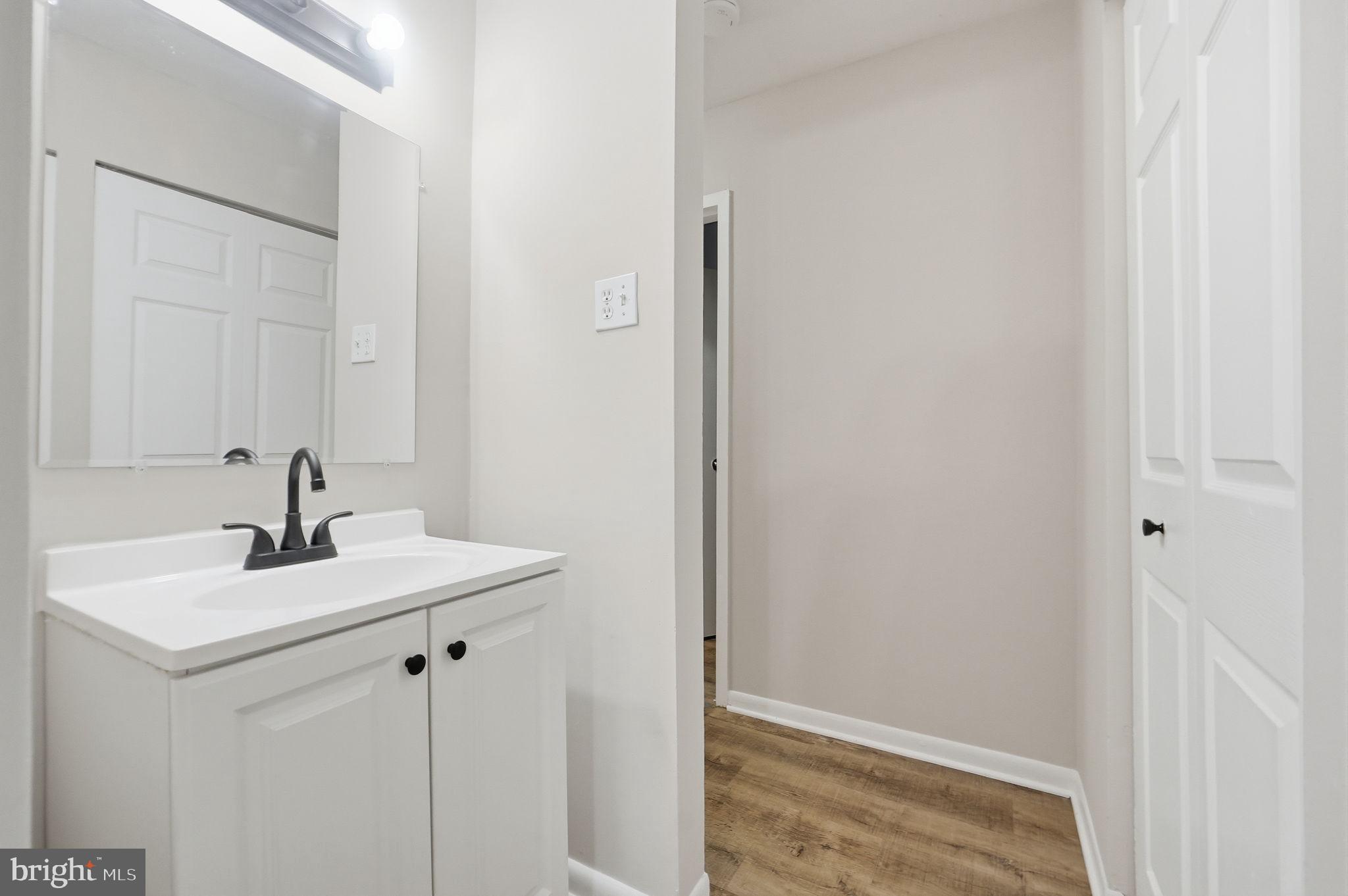 TREETOP CONDO - Residential