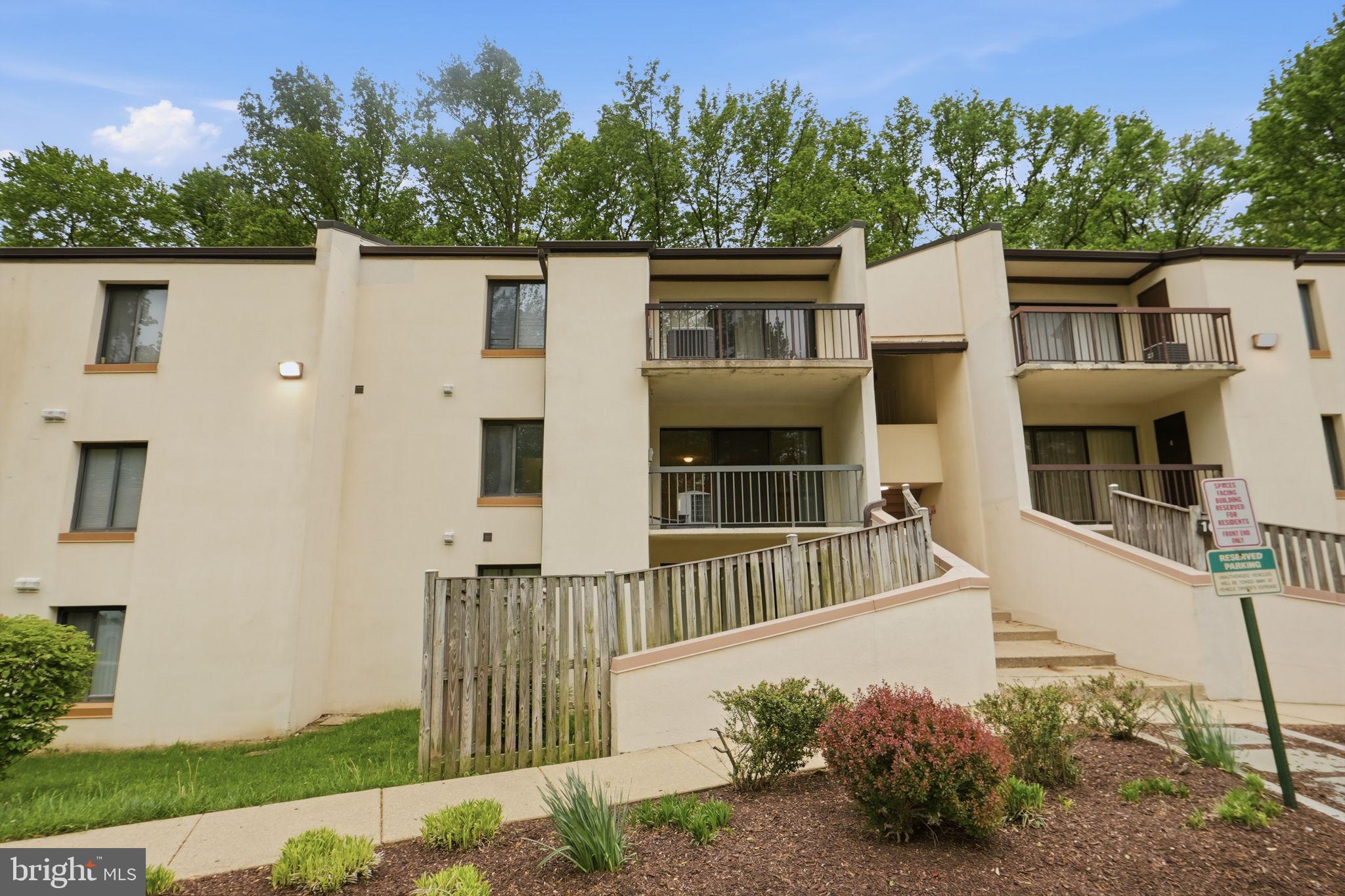 TREETOP CONDO - Residential