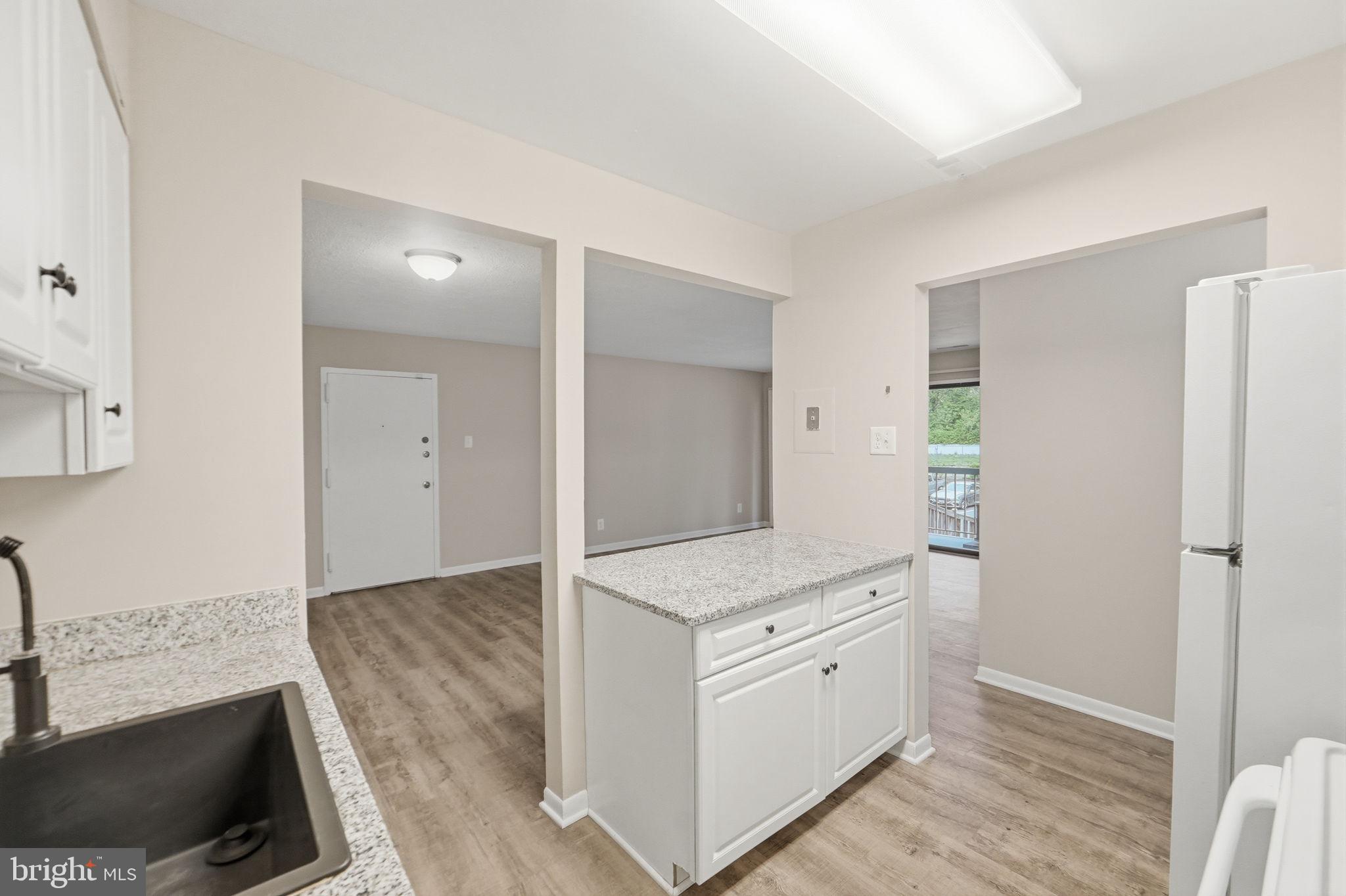 TREETOP CONDO - Residential