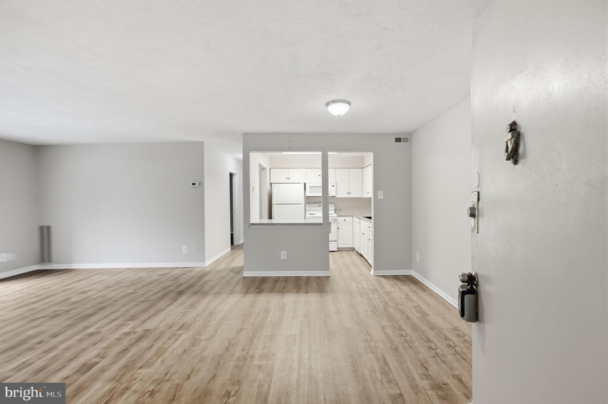 TREETOP CONDO - Residential