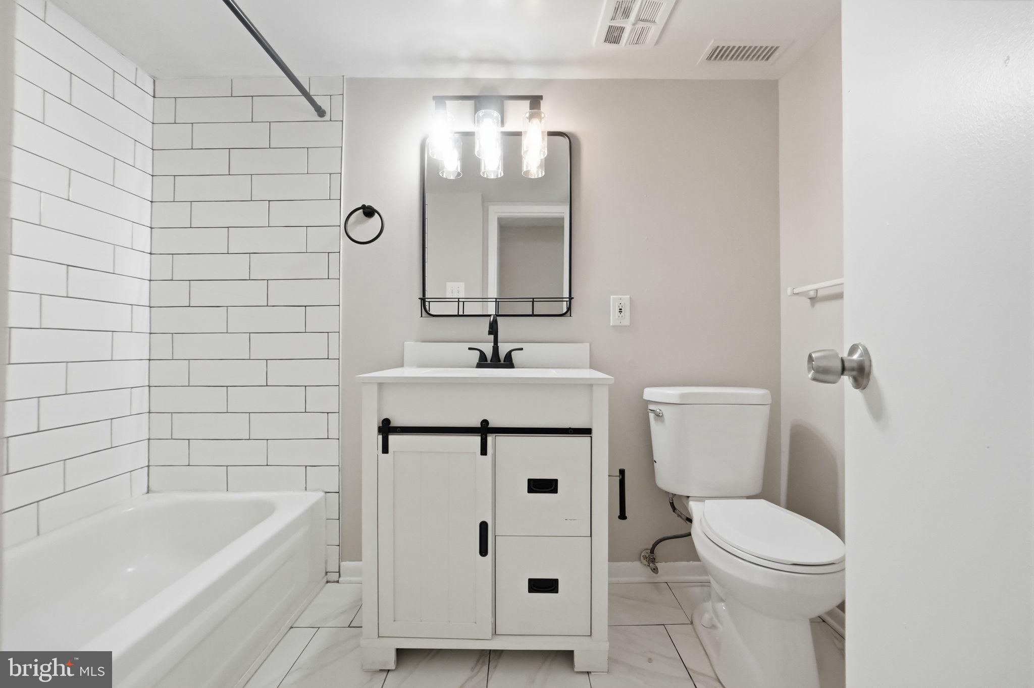 TREETOP CONDO - Residential