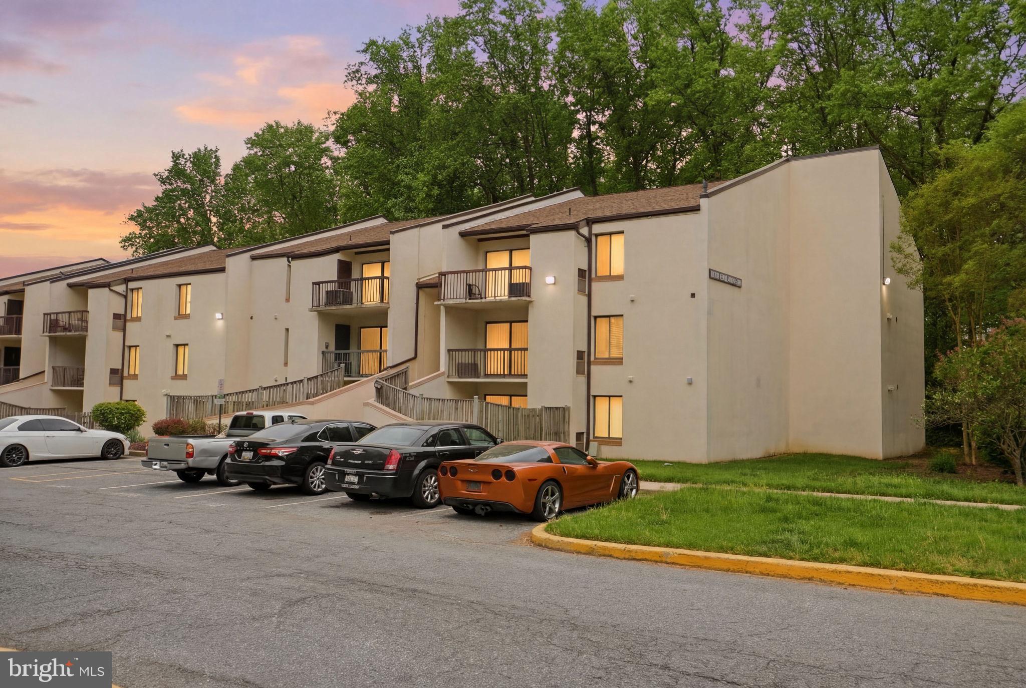 TREETOP CONDO - Residential