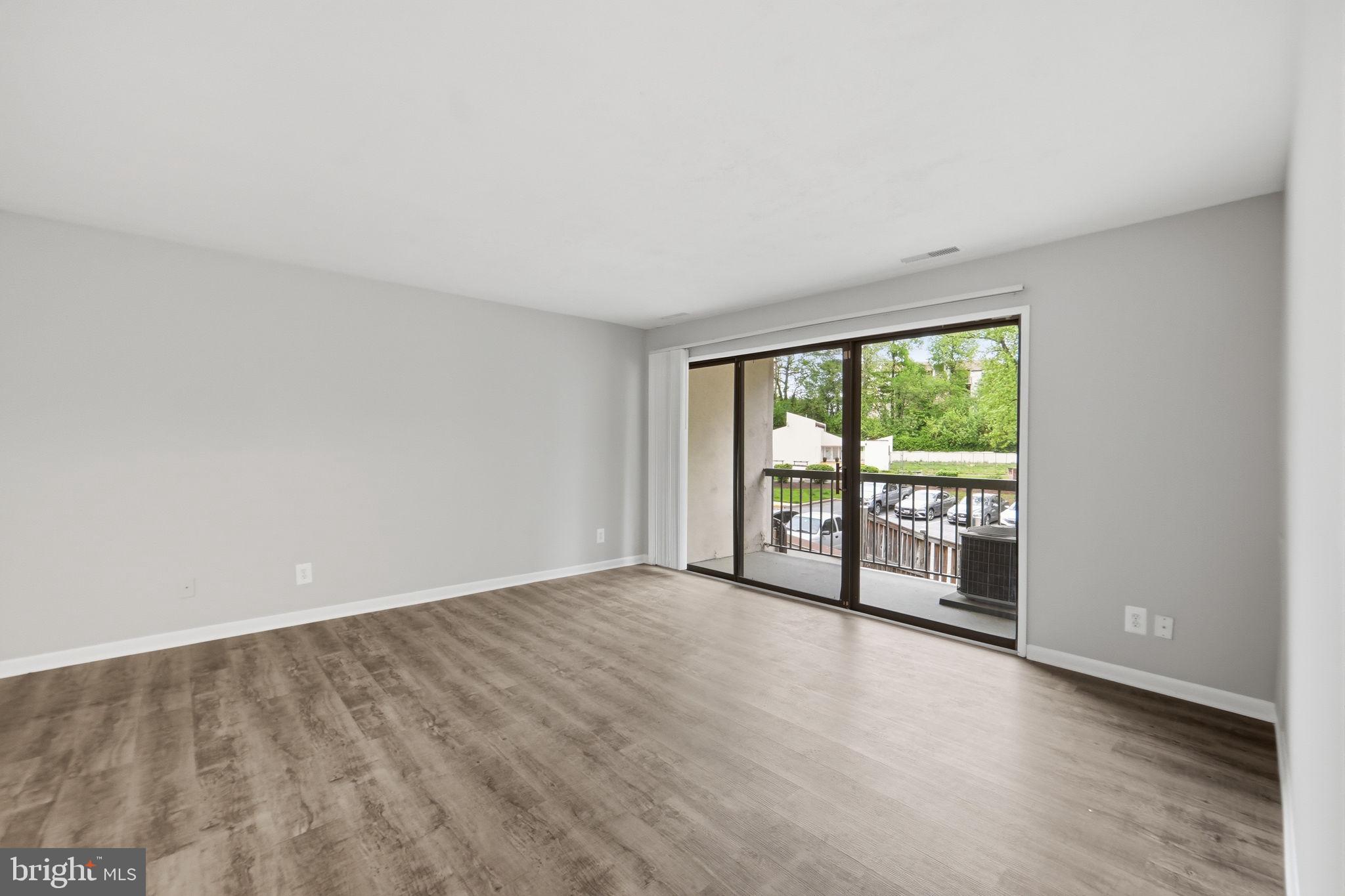 TREETOP CONDO - Residential