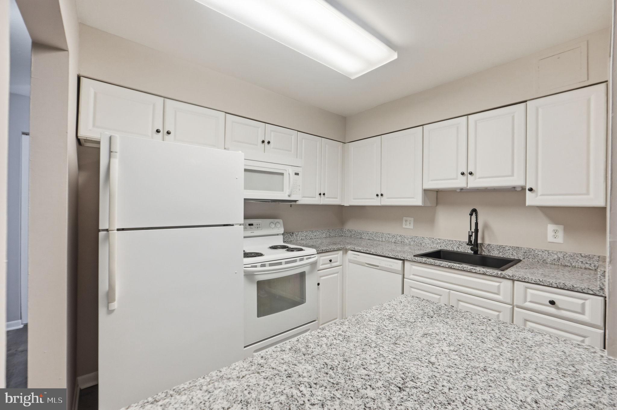 TREETOP CONDO - Residential