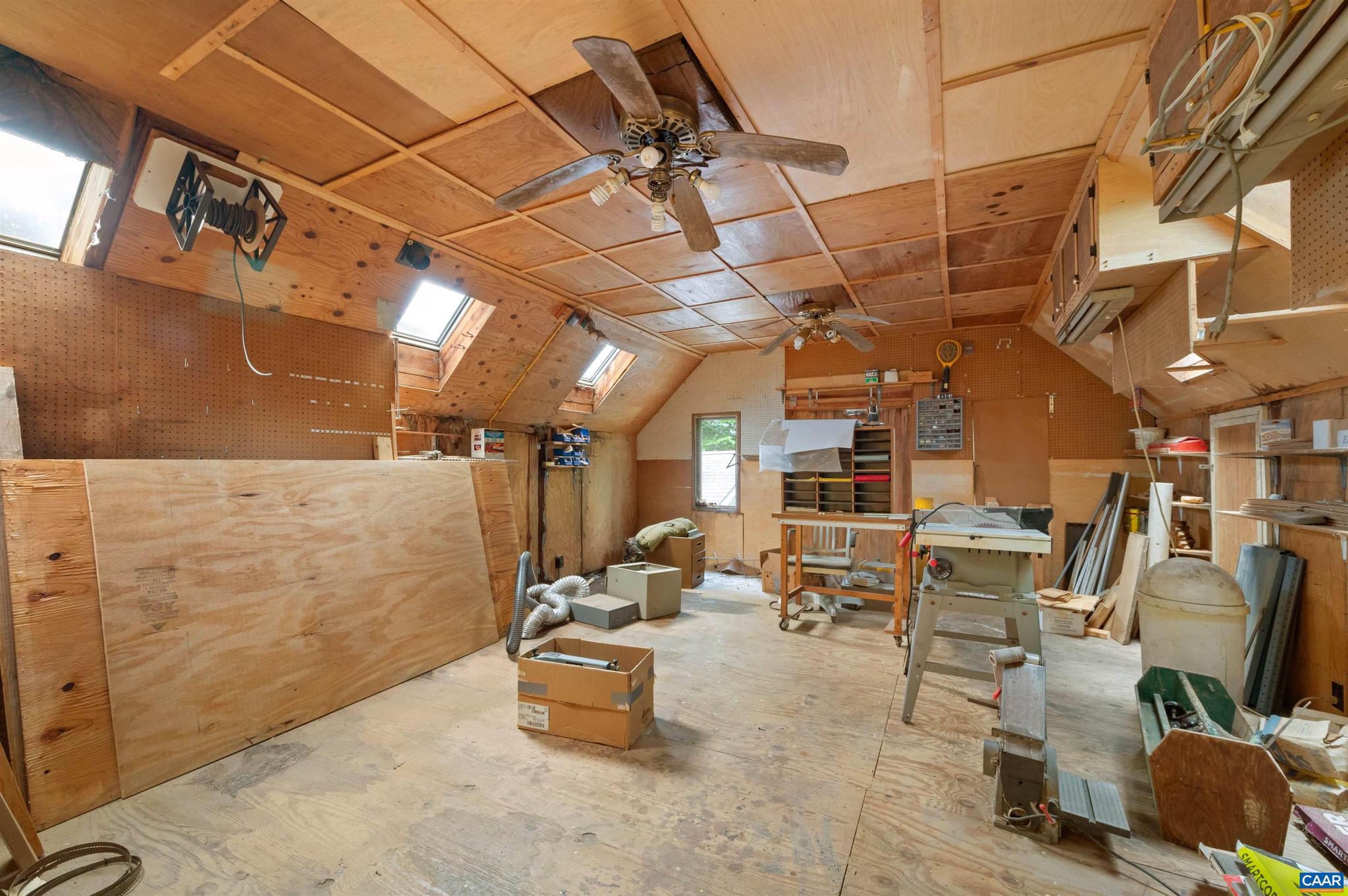 LAKE MONTICELLO - Residential