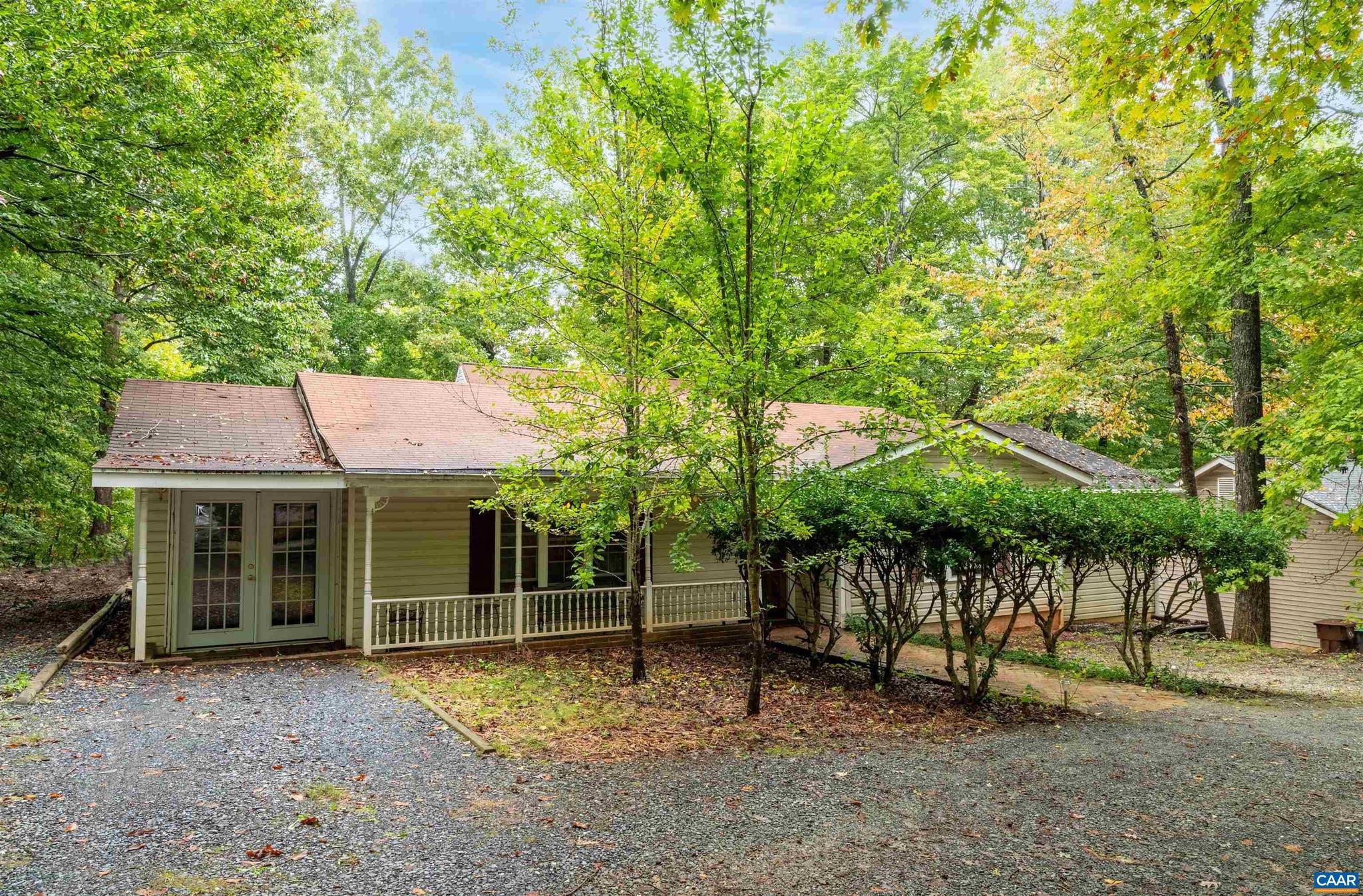 LAKE MONTICELLO - Residential