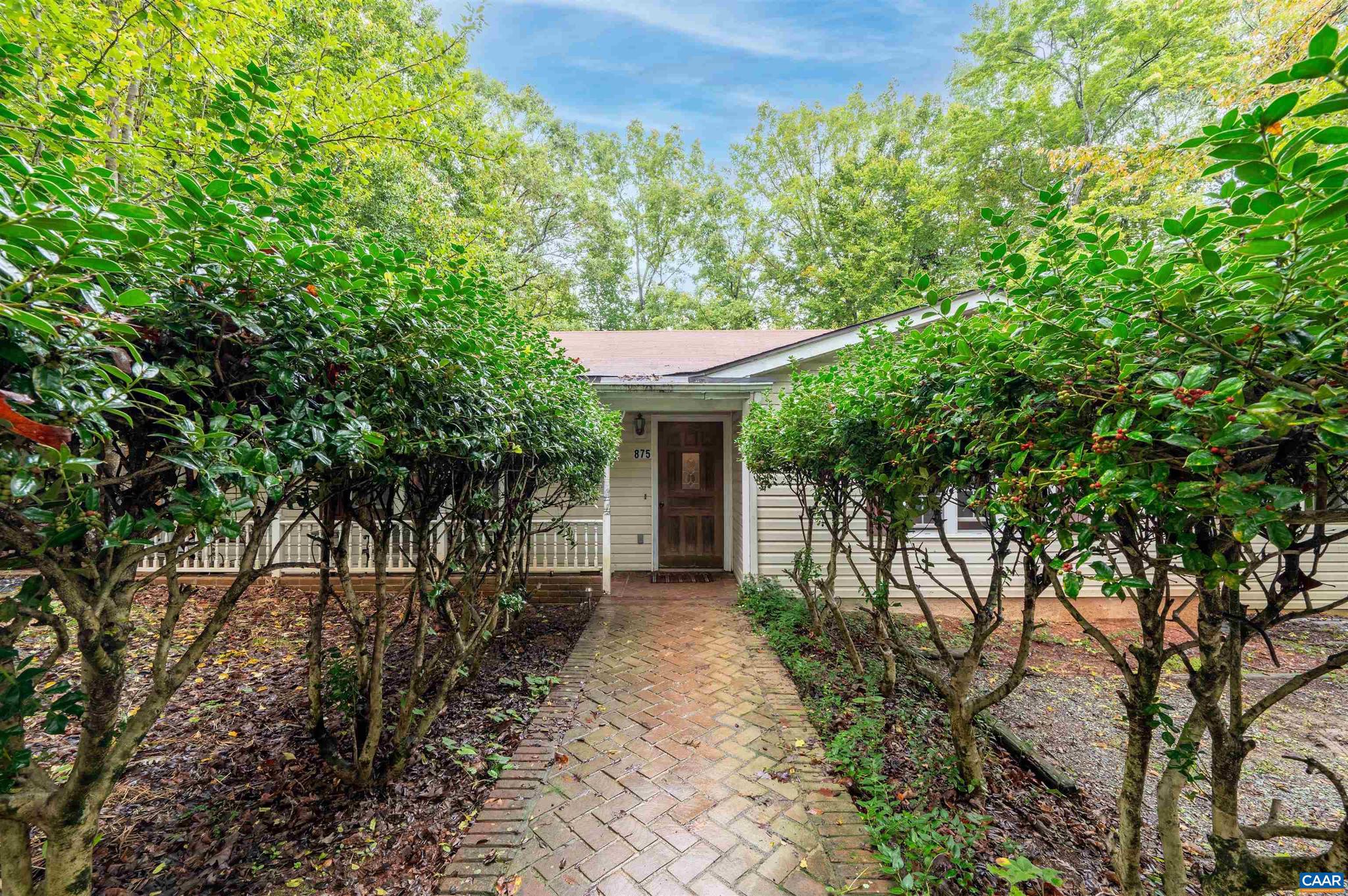 LAKE MONTICELLO - Residential