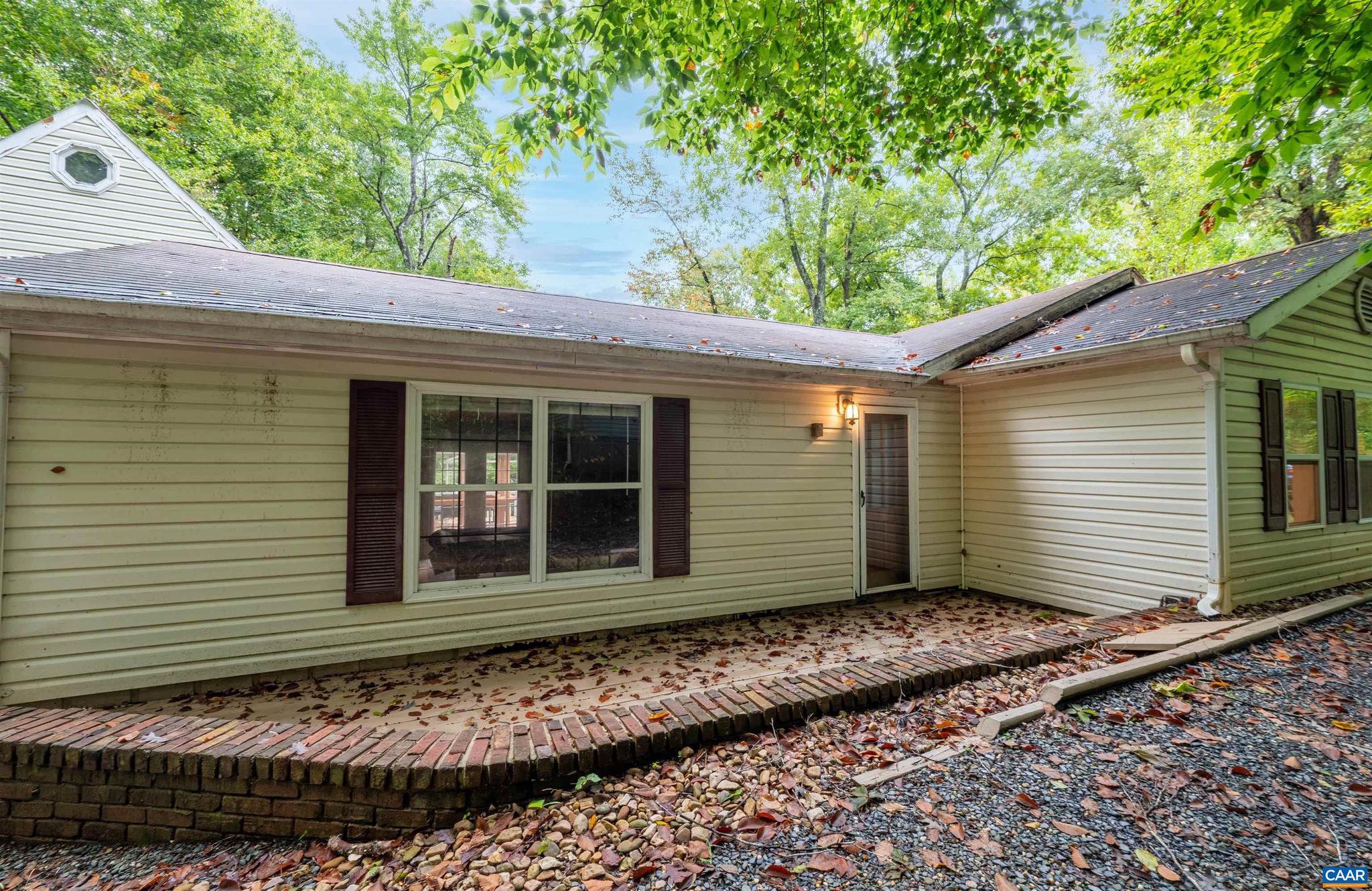 LAKE MONTICELLO - Residential