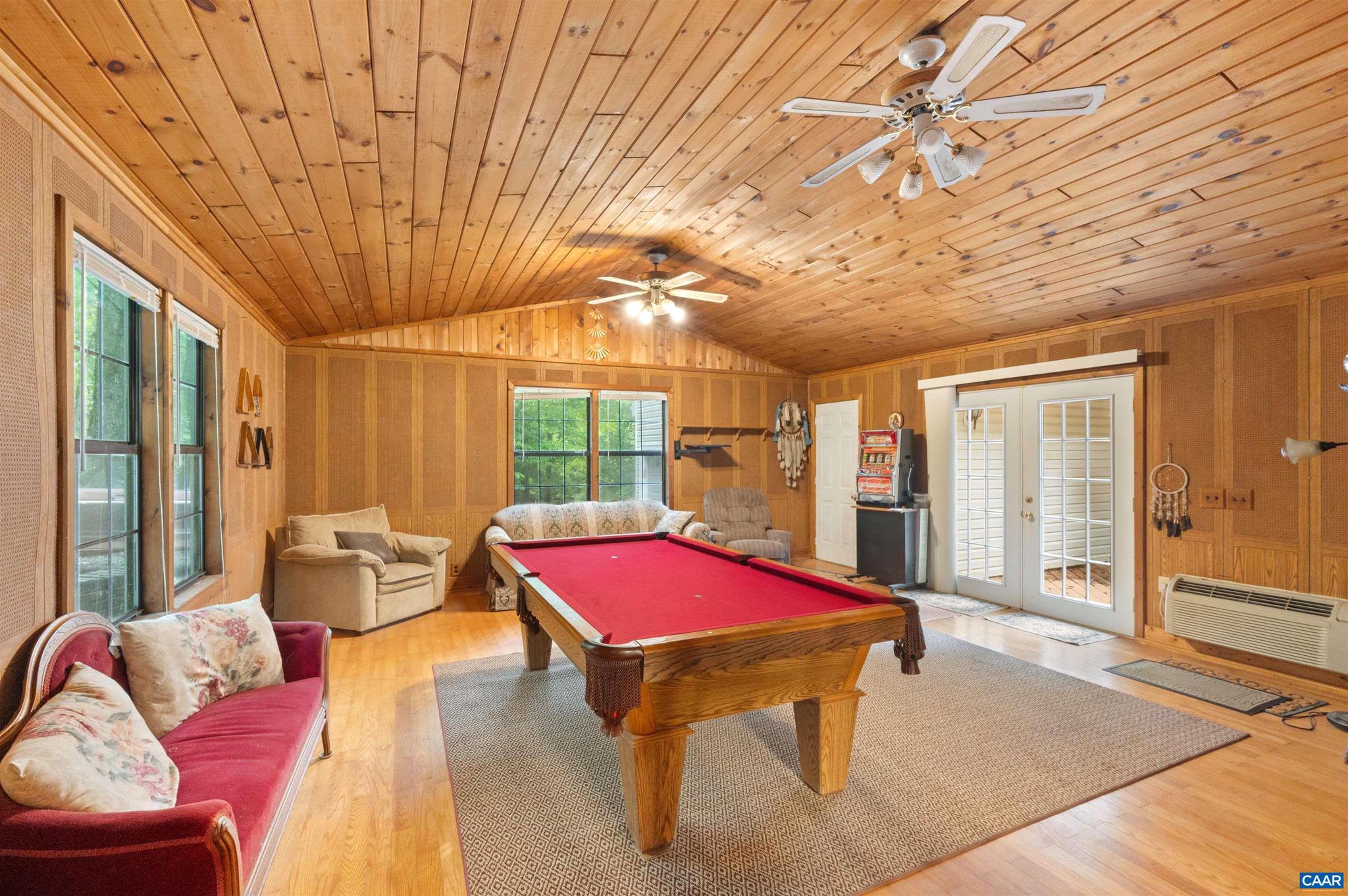 LAKE MONTICELLO - Residential