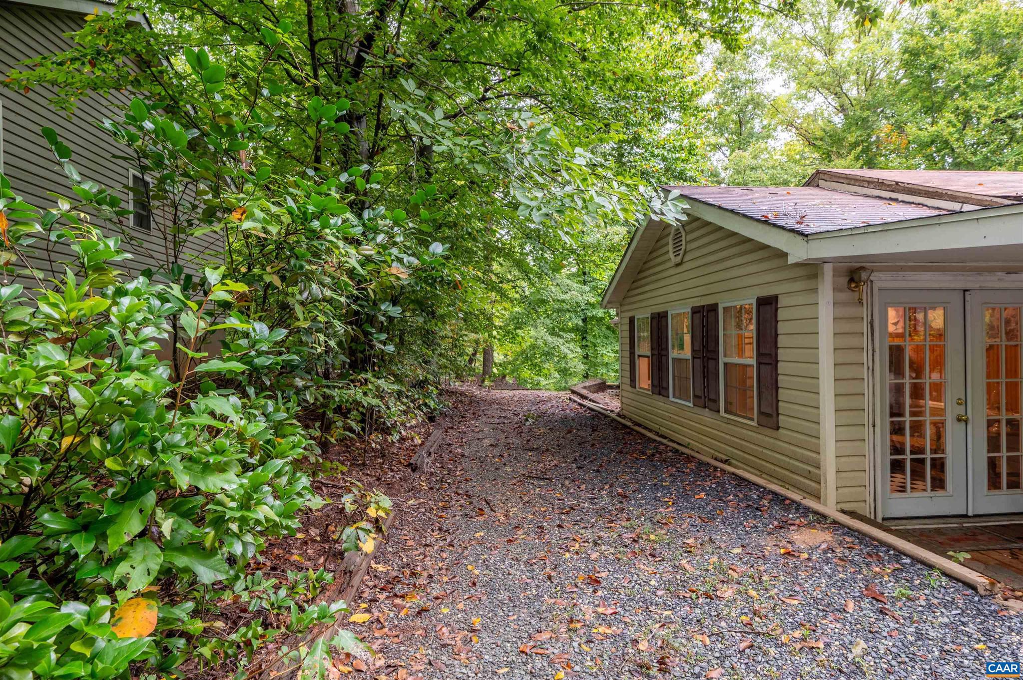 LAKE MONTICELLO - Residential