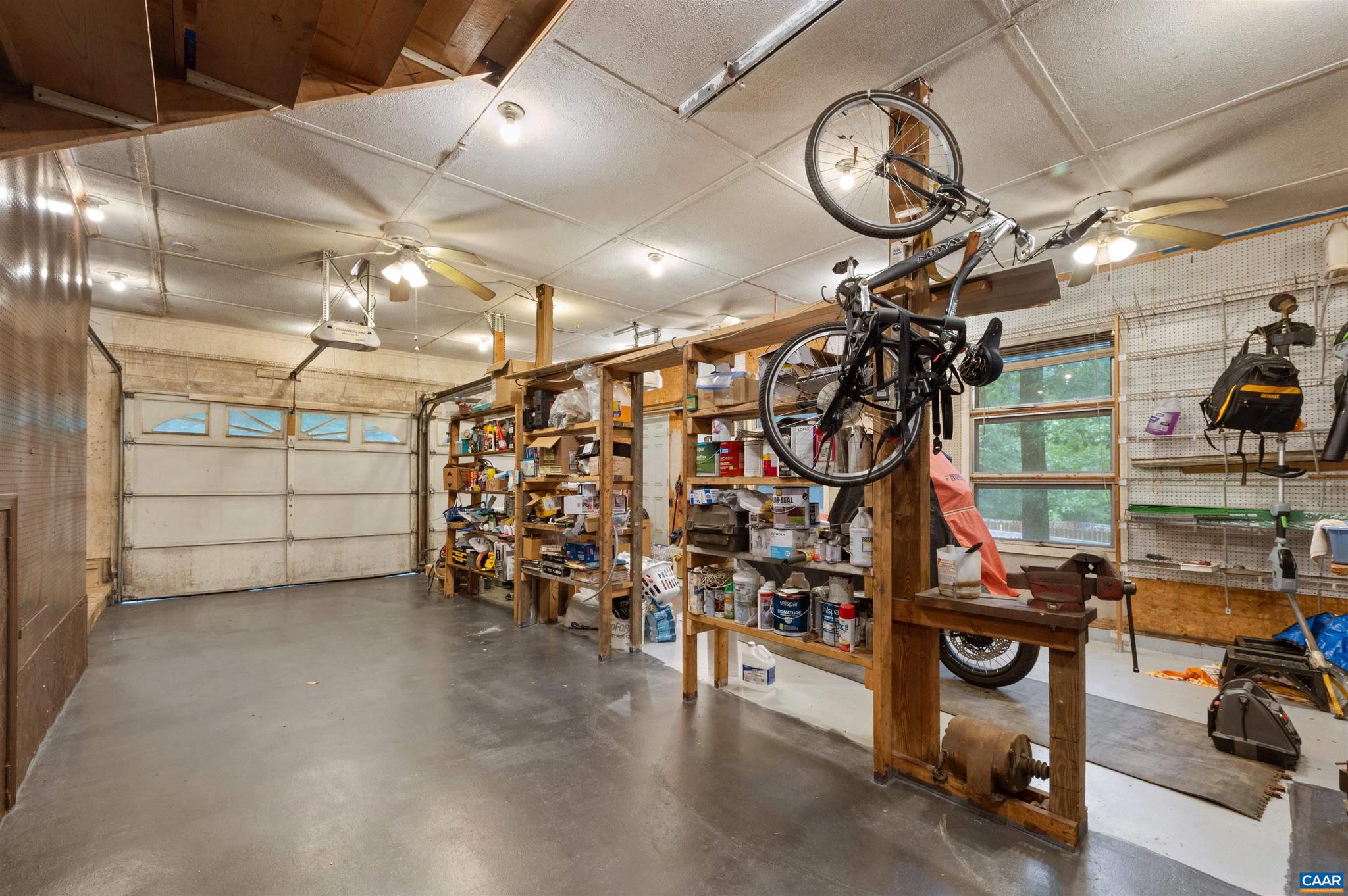 LAKE MONTICELLO - Residential