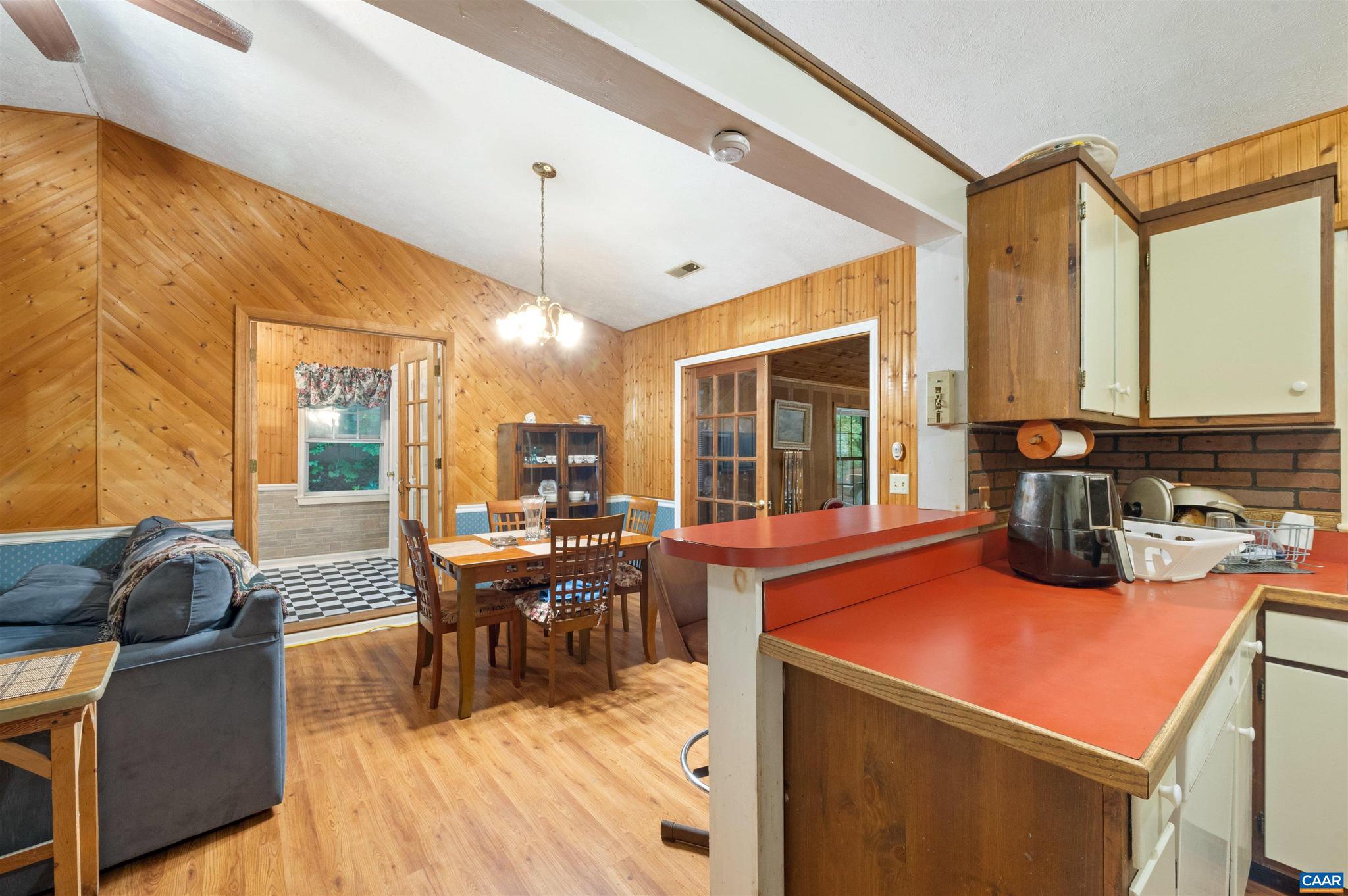 LAKE MONTICELLO - Residential