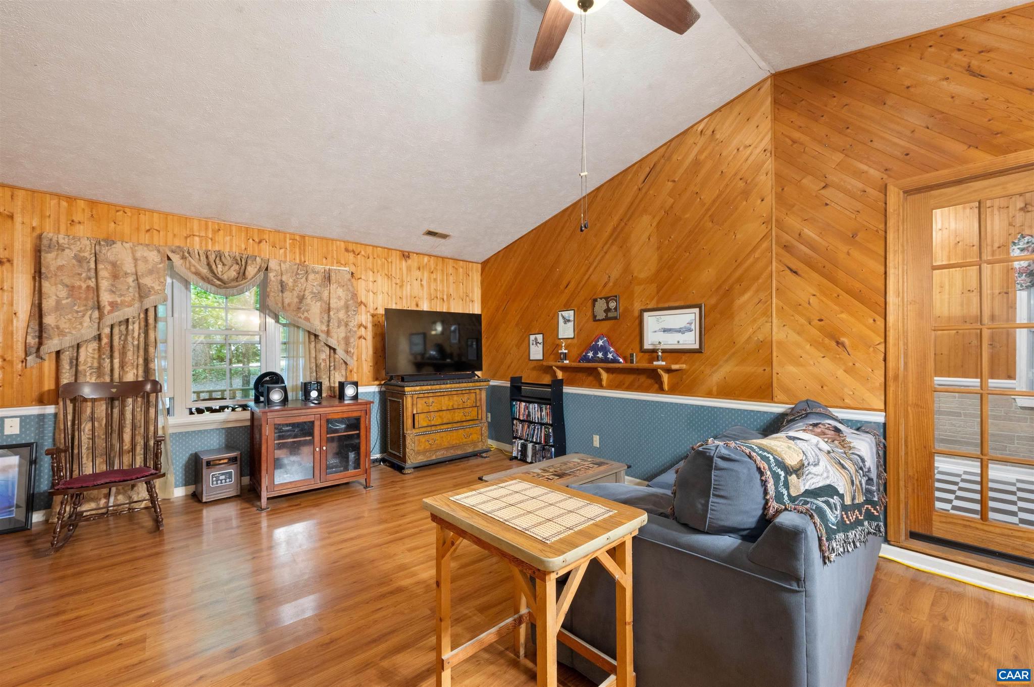 LAKE MONTICELLO - Residential